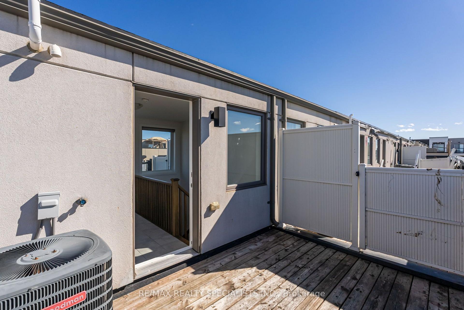 Photo 42 of 162 William Duncan Road, North York, Downsview-Roding-CFB — HOMEH