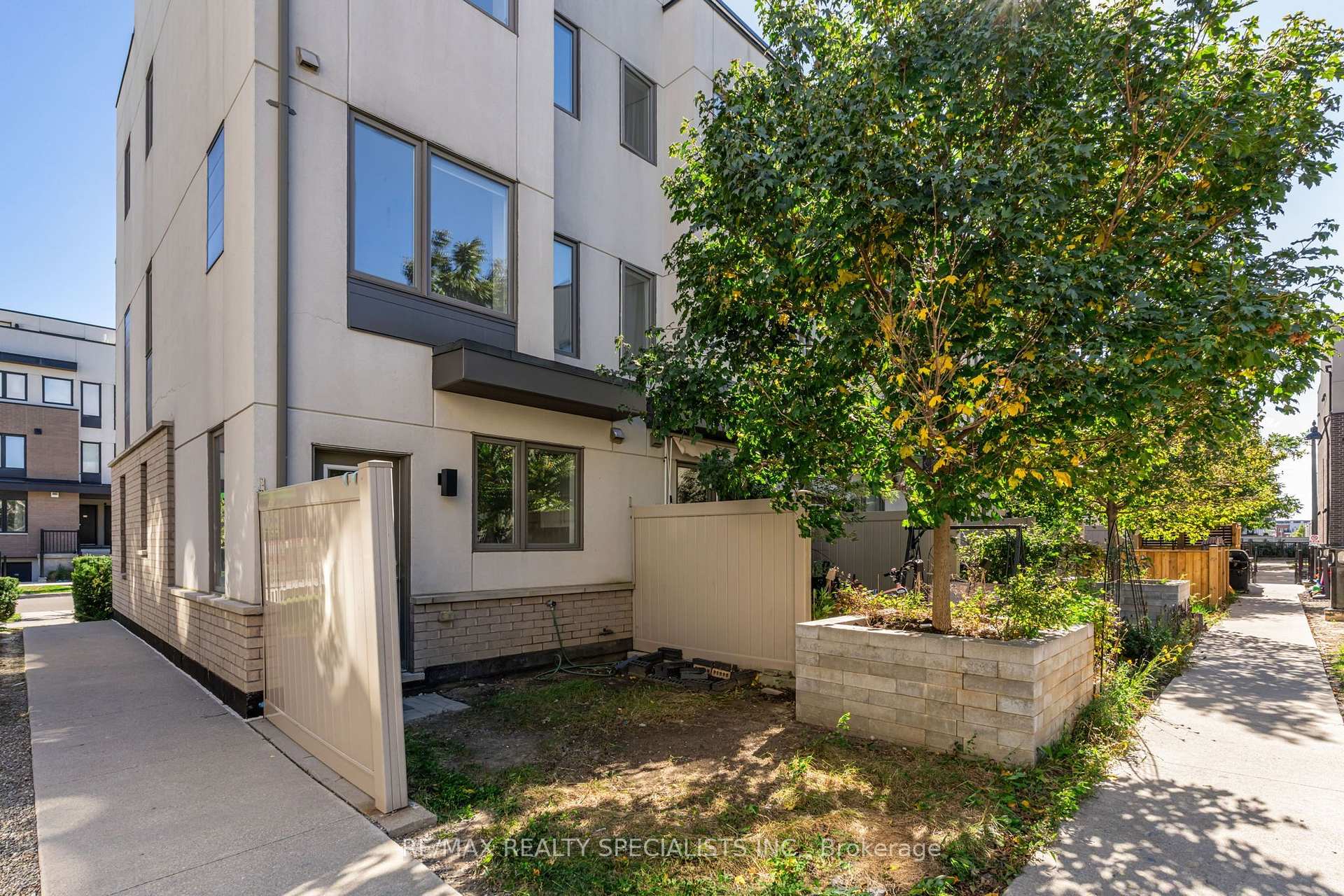 Photo 46 of 162 William Duncan Road, North York, Downsview-Roding-CFB — HOMEH