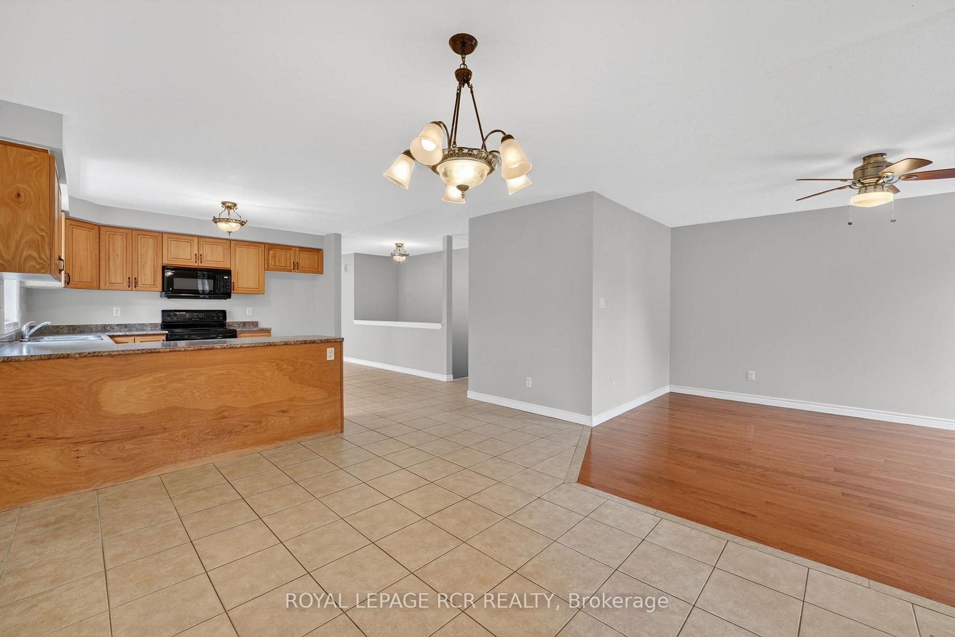Photo 12 of 71 Elmwood Avenue, Brock, Beaverton — HOMEH