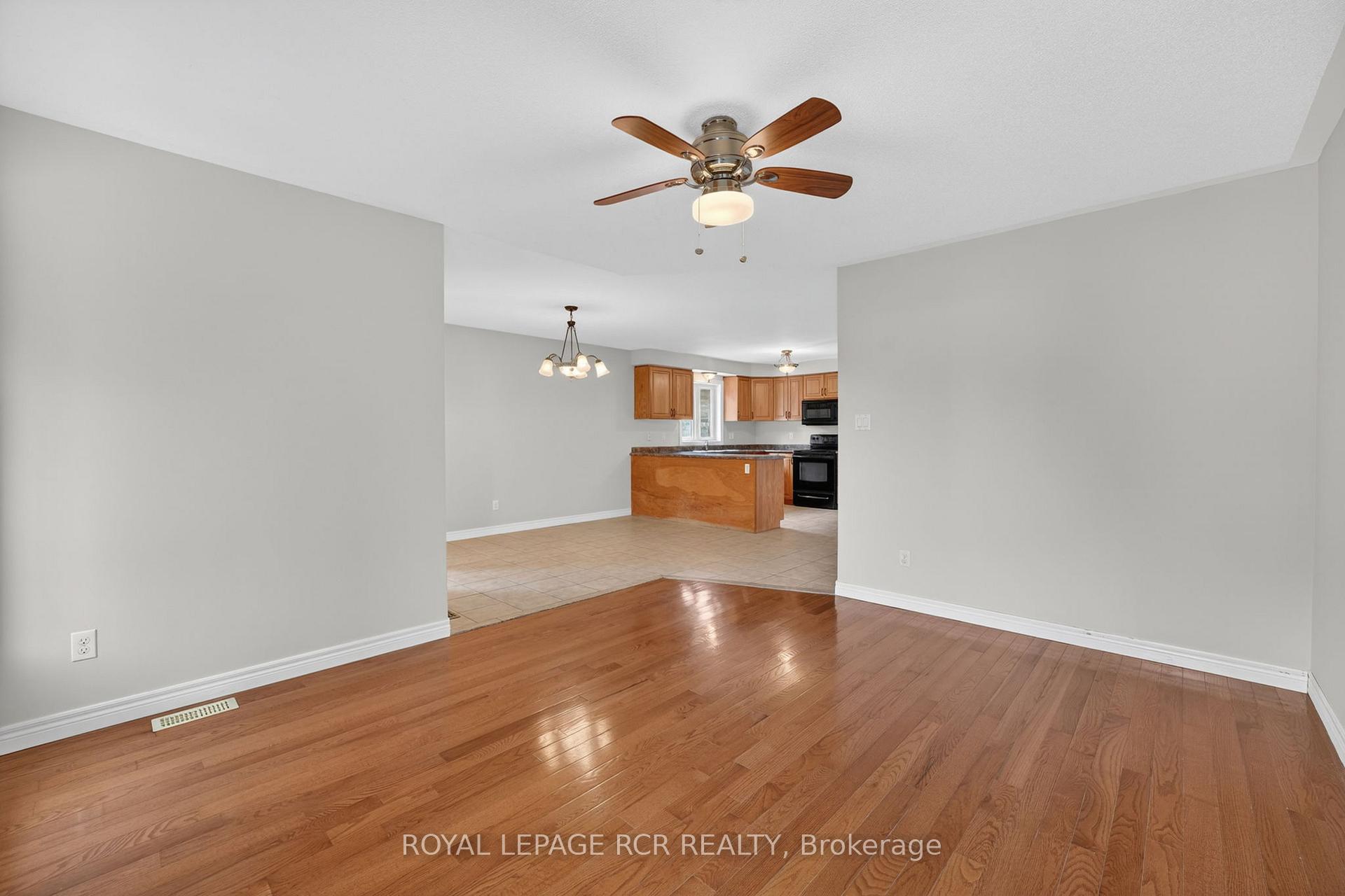 Photo 15 of 71 Elmwood Avenue, Brock, Beaverton — HOMEH