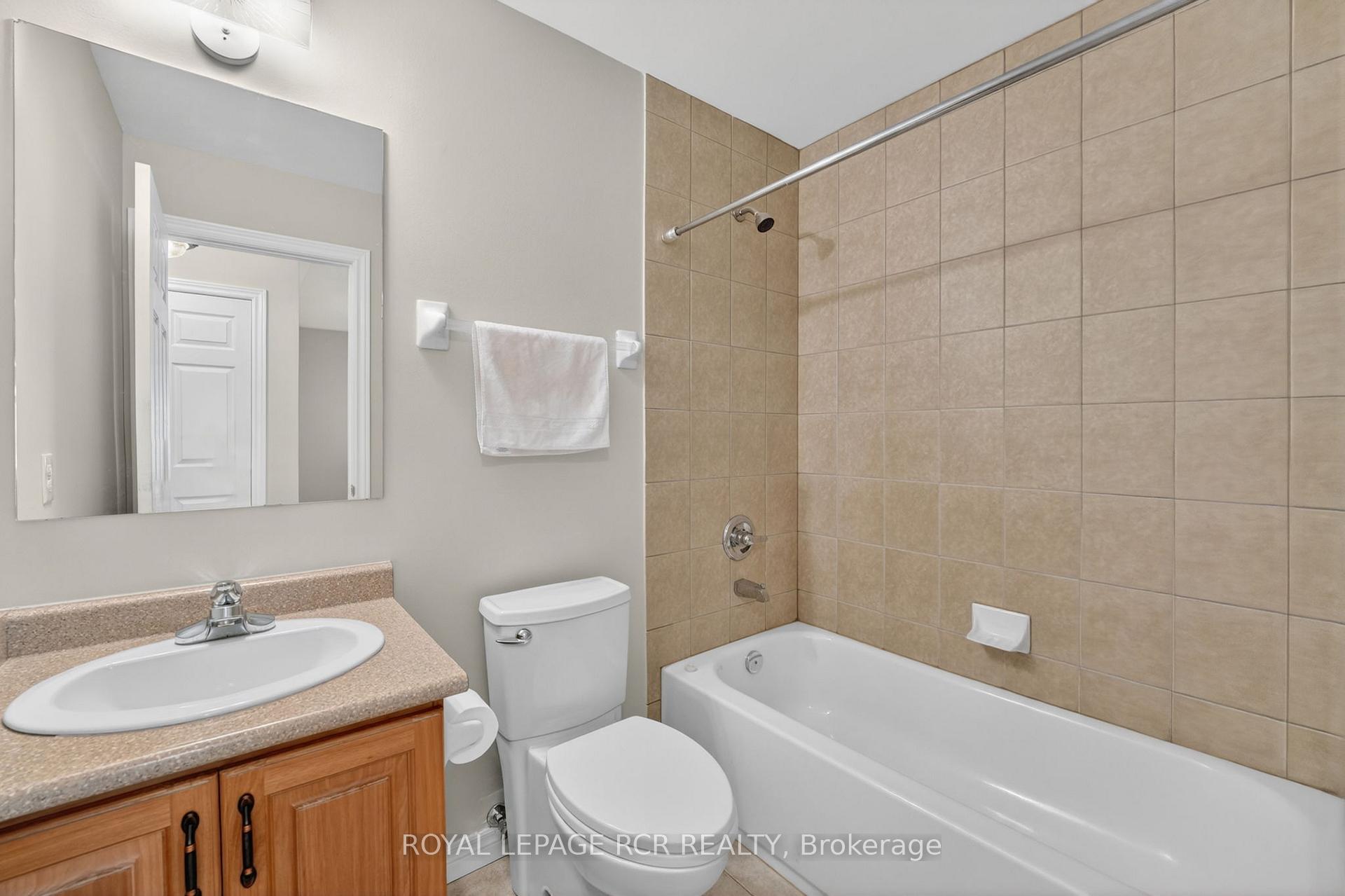 Photo 16 of 71 Elmwood Avenue, Brock, Beaverton — HOMEH