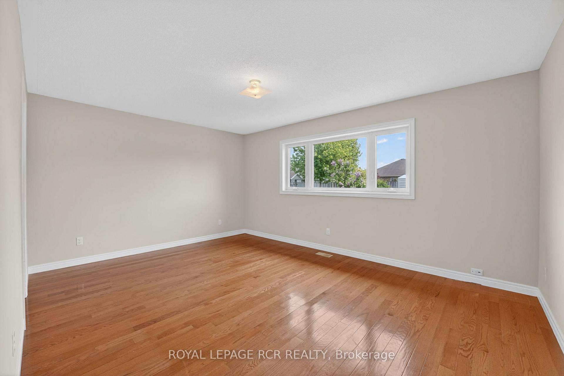 Photo 18 of 71 Elmwood Avenue, Brock, Beaverton — HOMEH