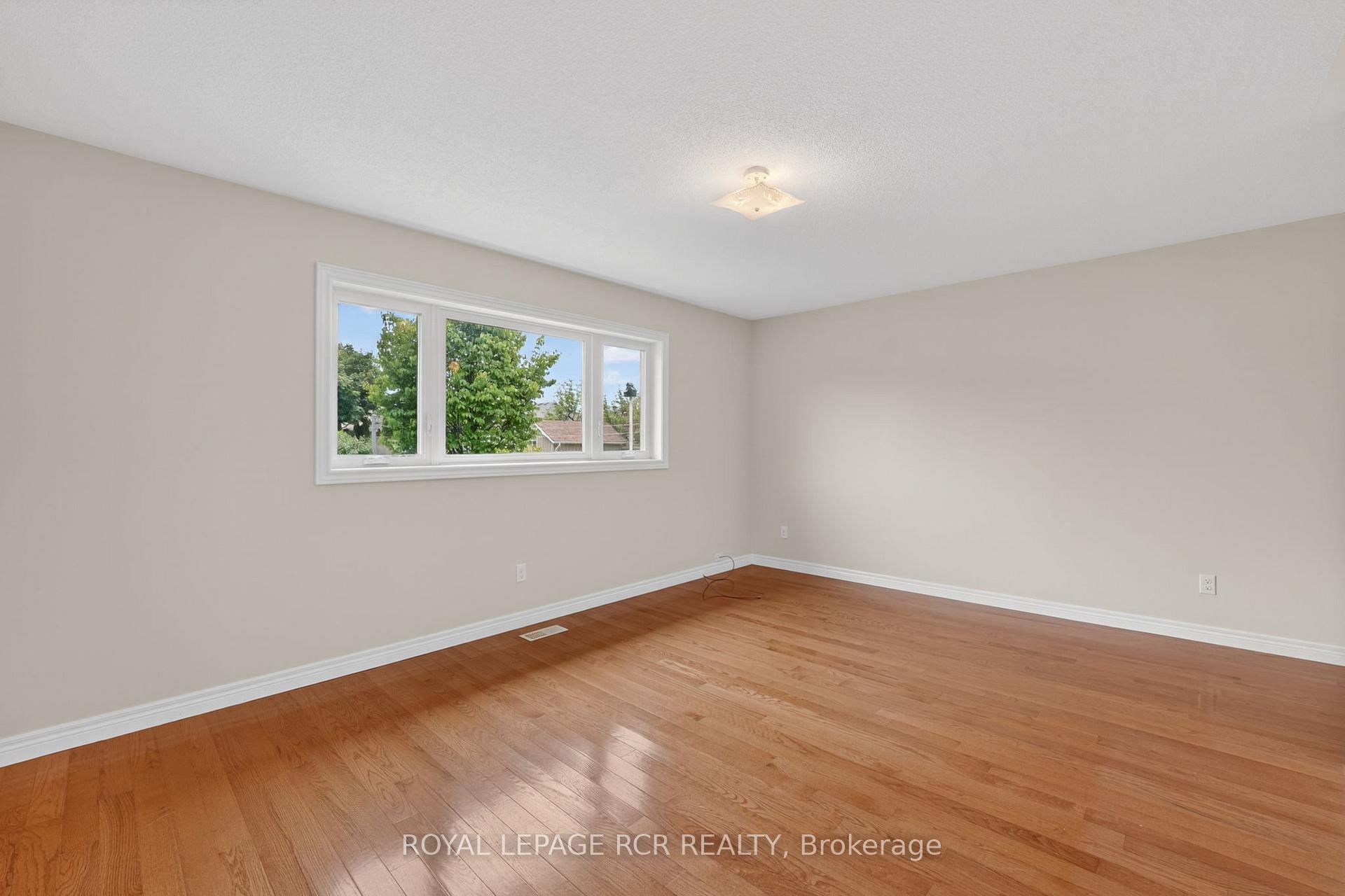 Photo 21 of 71 Elmwood Avenue, Brock, Beaverton — HOMEH