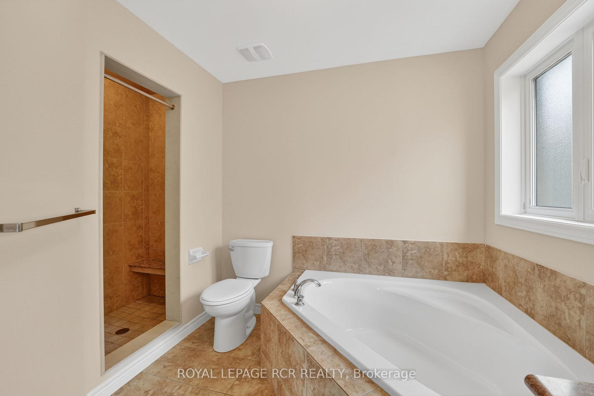 Photo 23 of 71 Elmwood Avenue, Brock, Beaverton — HOMEH