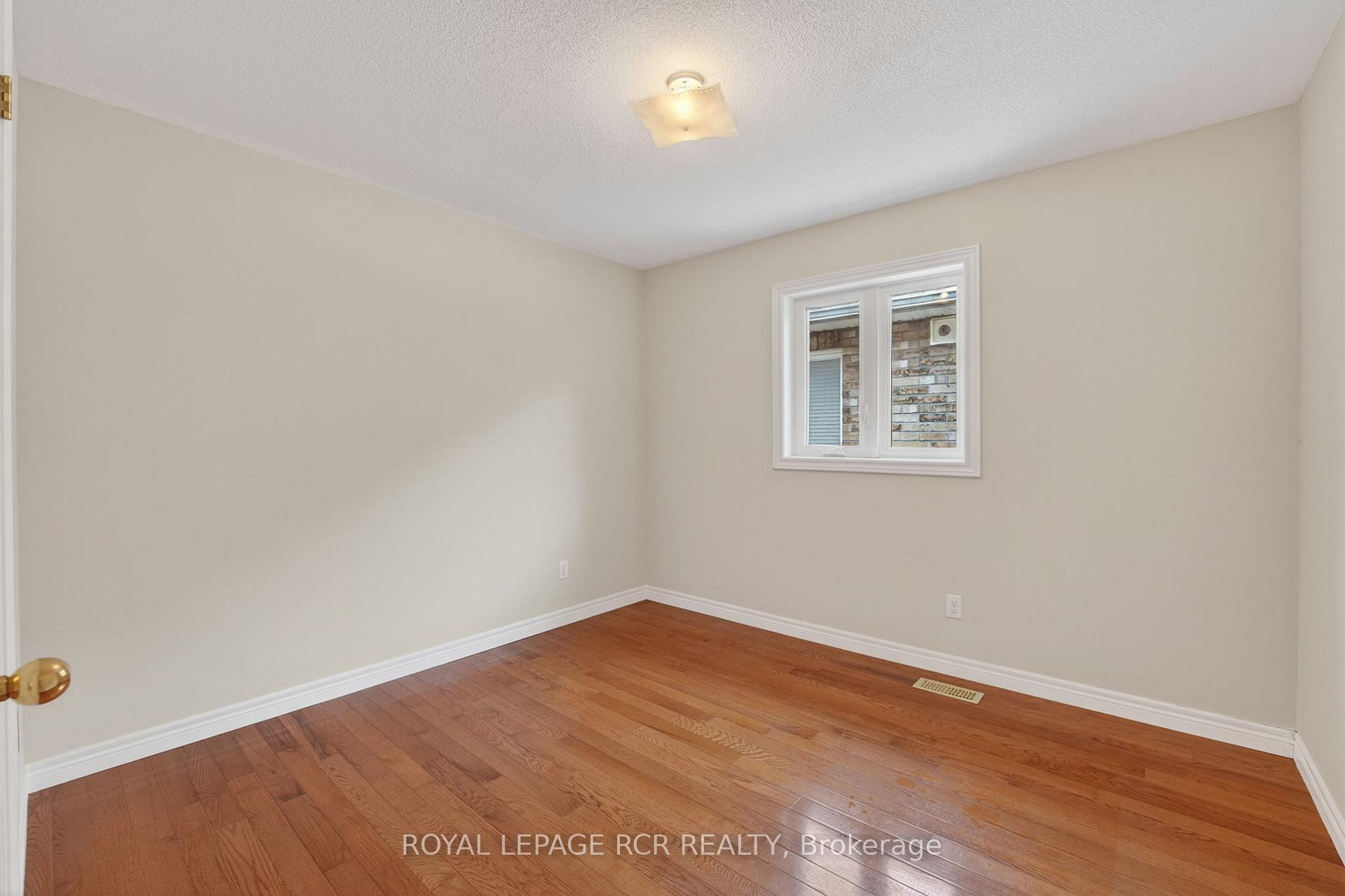 Photo 26 of 71 Elmwood Avenue, Brock, Beaverton — HOMEH