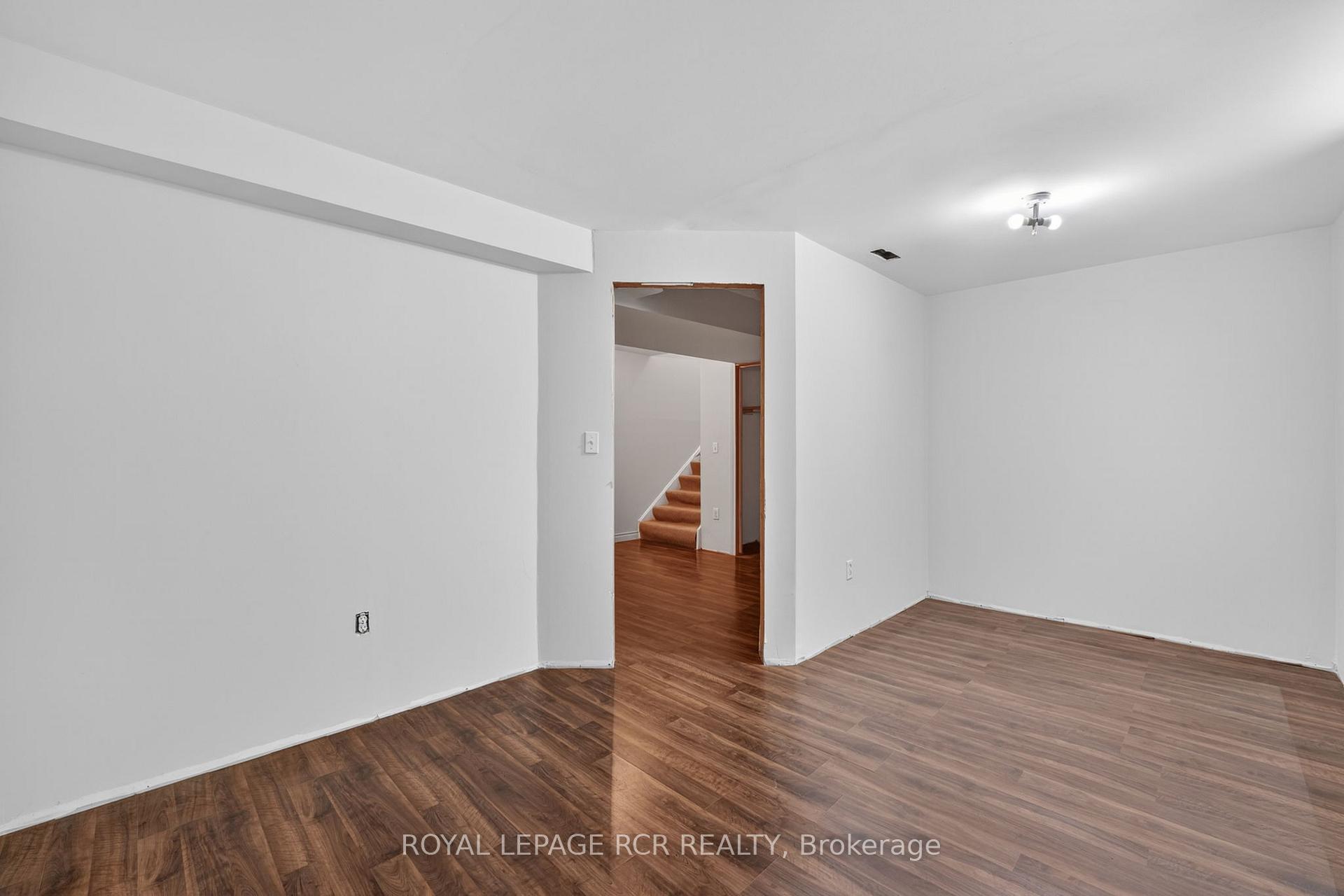 Photo 32 of 71 Elmwood Avenue, Brock, Beaverton — HOMEH