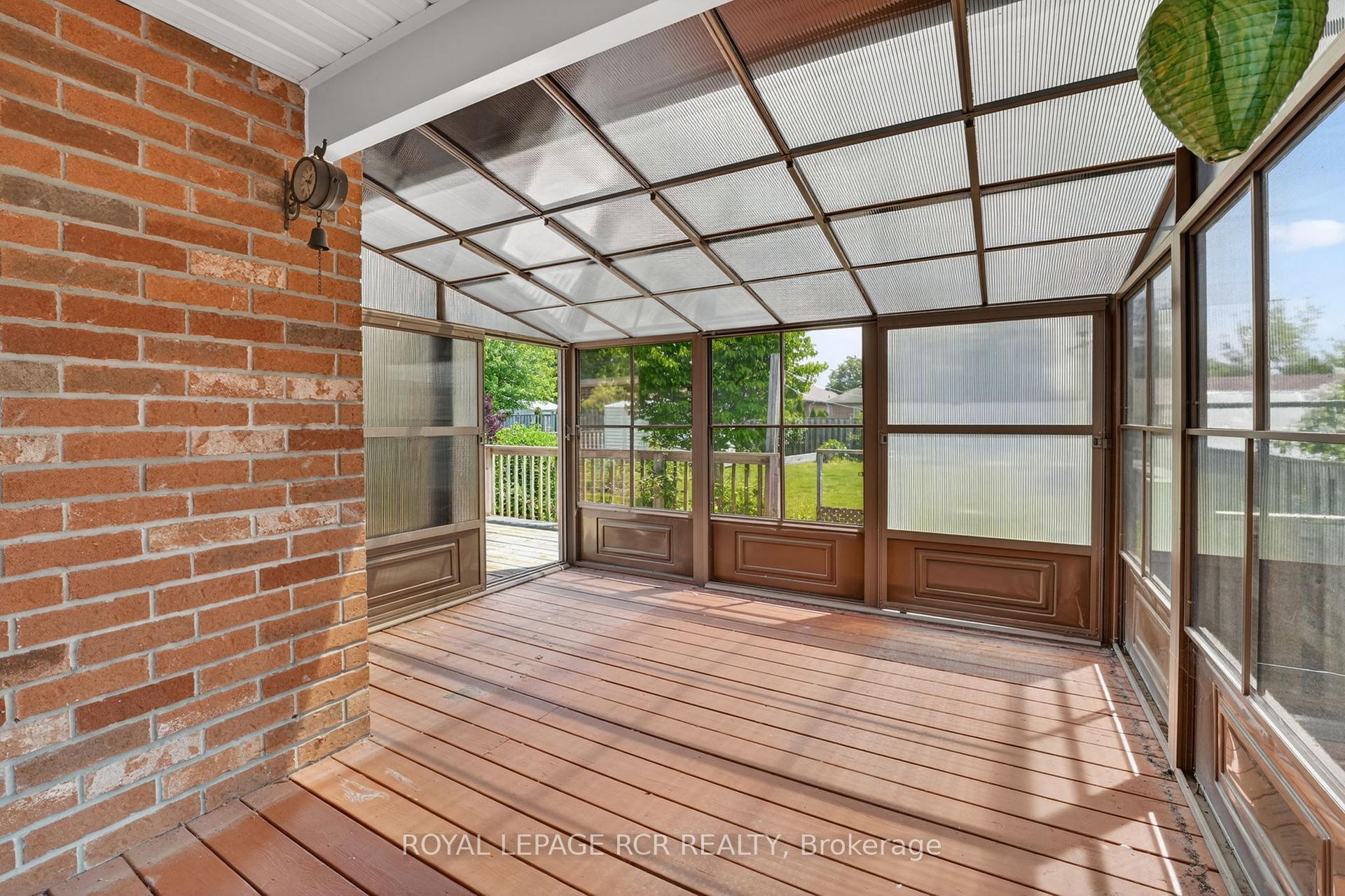 Photo 38 of 71 Elmwood Avenue, Brock, Beaverton — HOMEH