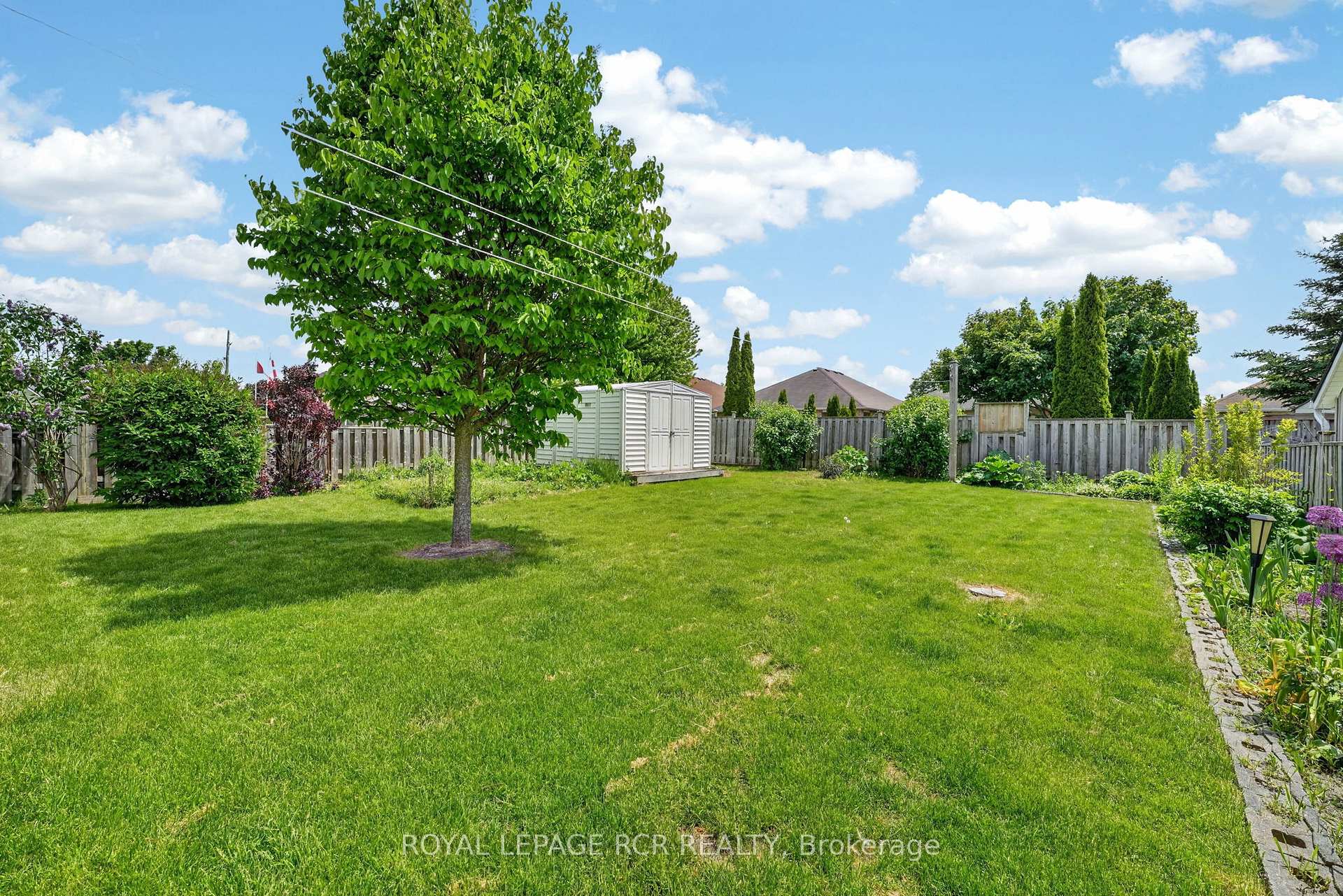 Photo 41 of 71 Elmwood Avenue, Brock, Beaverton — HOMEH