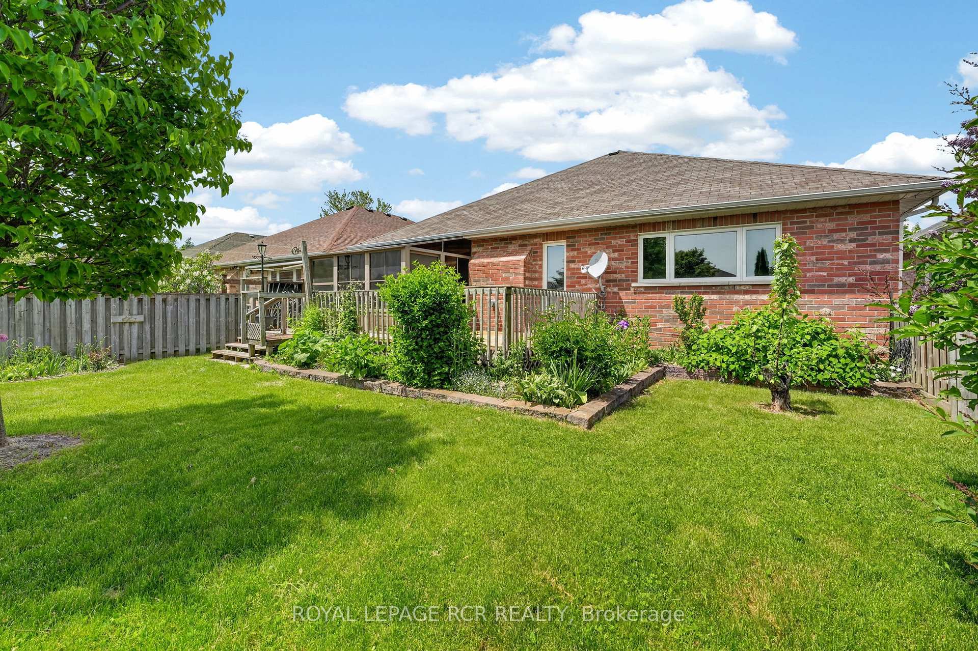 Photo 44 of 71 Elmwood Avenue, Brock, Beaverton — HOMEH