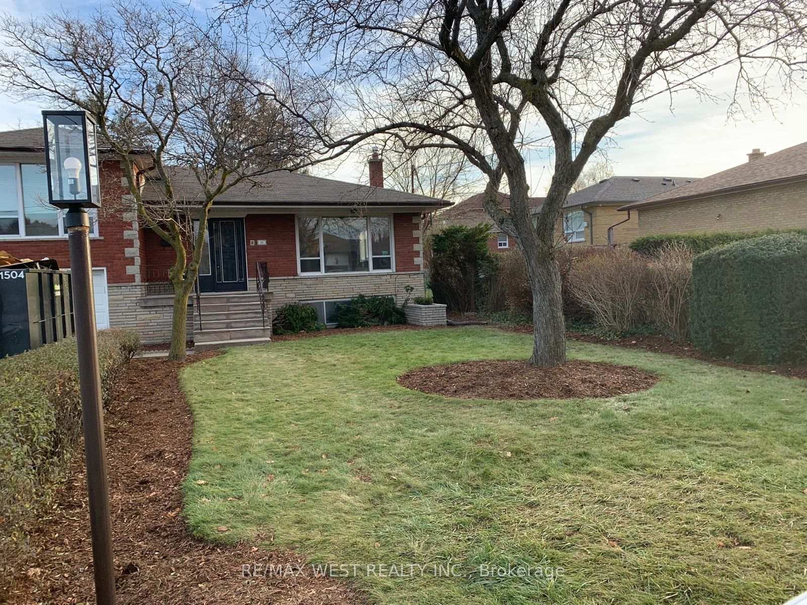 Front of Unit Main, 35 Lilywood Road