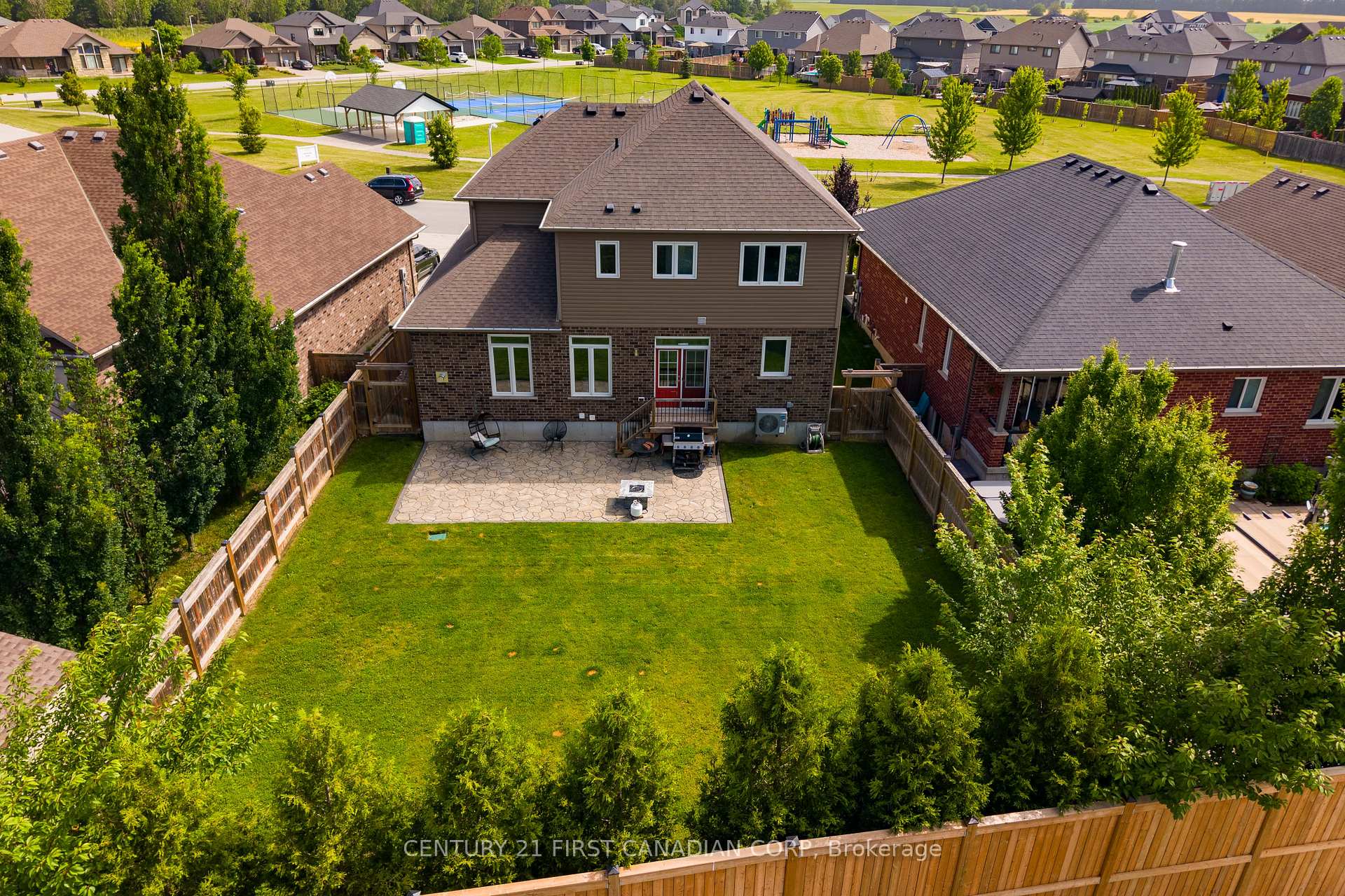 Photo 6 of 155 Spencer Avenue, Lucan Biddulph, Lucan — HOMEH