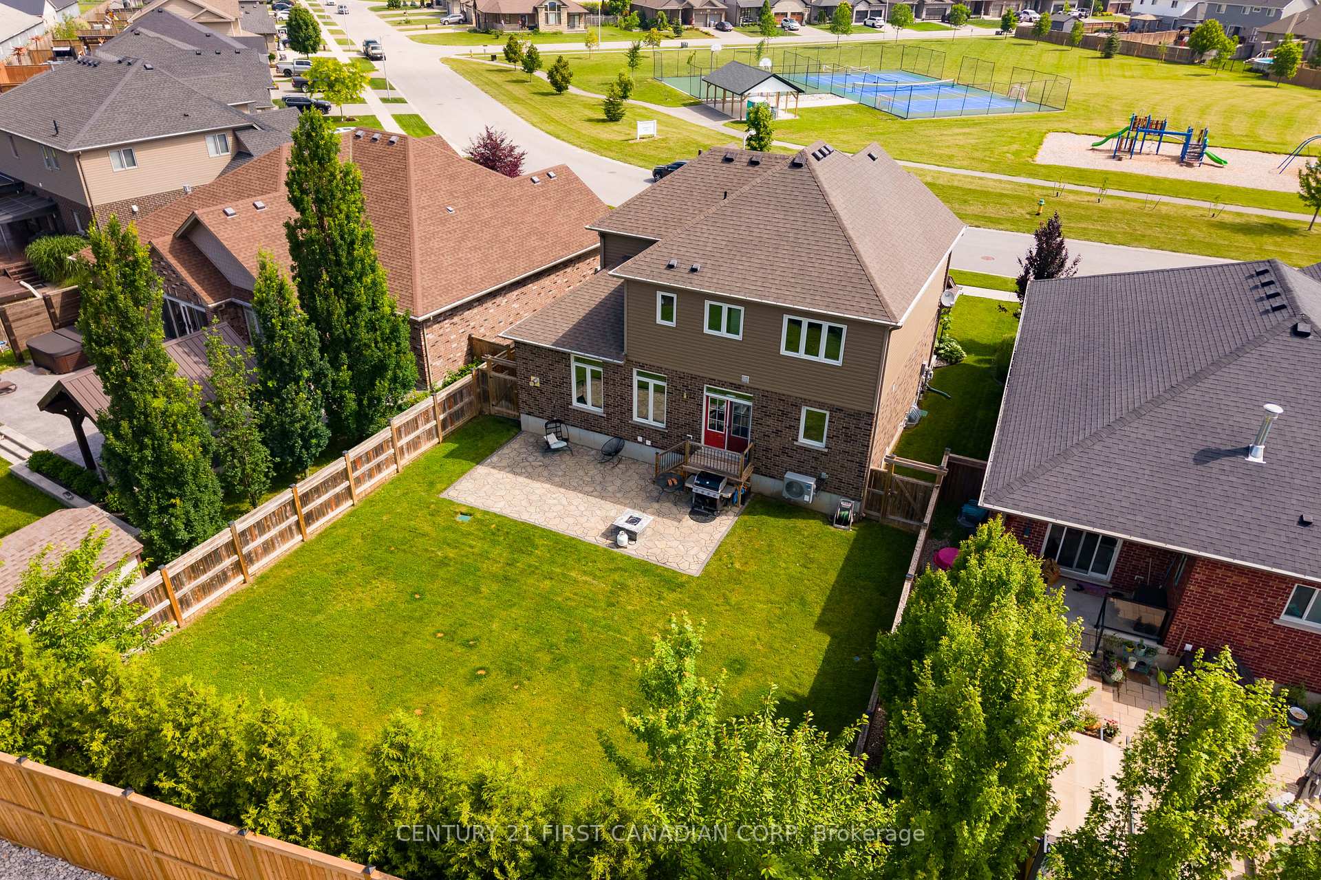 Photo 7 of 155 Spencer Avenue, Lucan Biddulph, Lucan — HOMEH