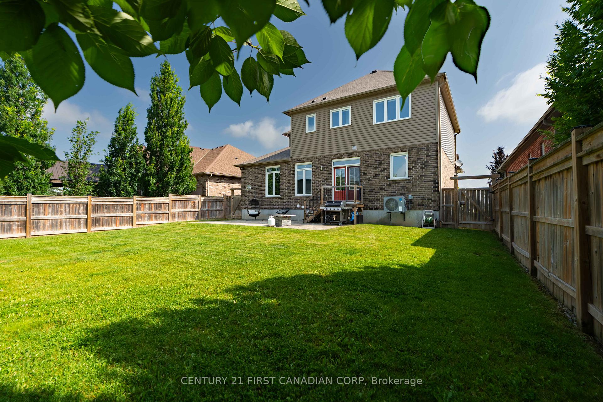 Photo 10 of 155 Spencer Avenue, Lucan Biddulph, Lucan — HOMEH