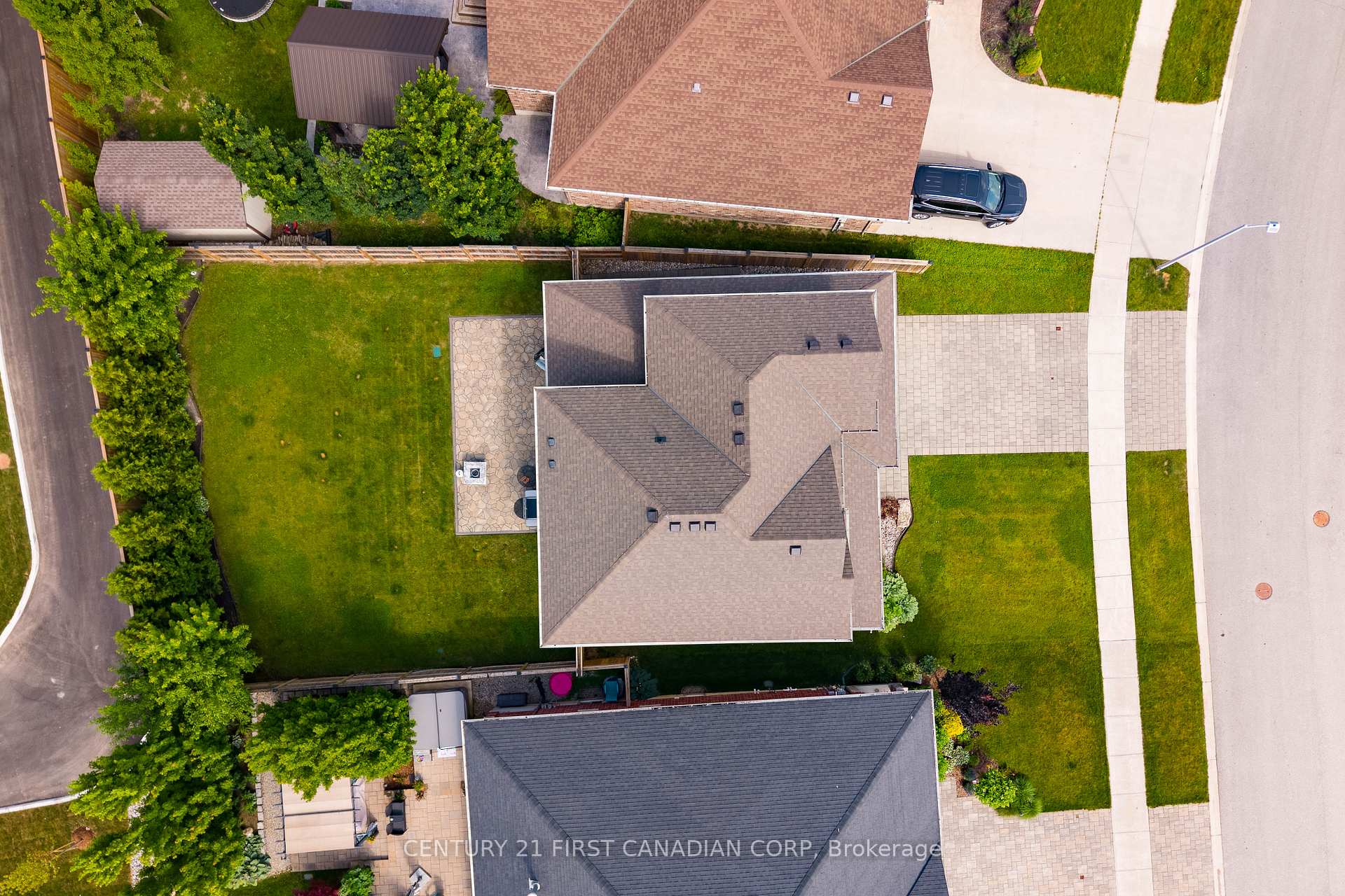 Photo 12 of 155 Spencer Avenue, Lucan Biddulph, Lucan — HOMEH