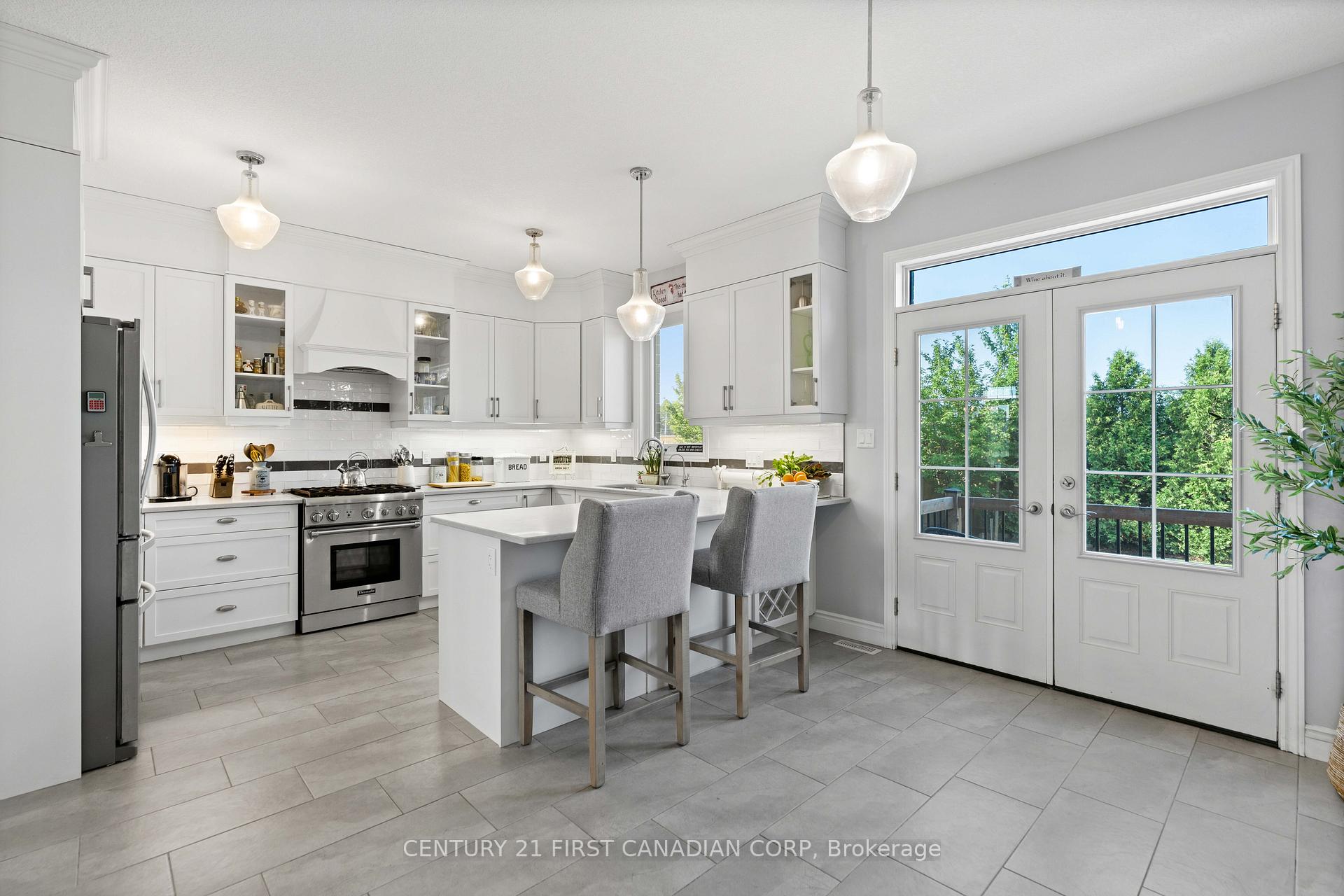 Photo 15 of 155 Spencer Avenue, Lucan Biddulph, Lucan — HOMEH