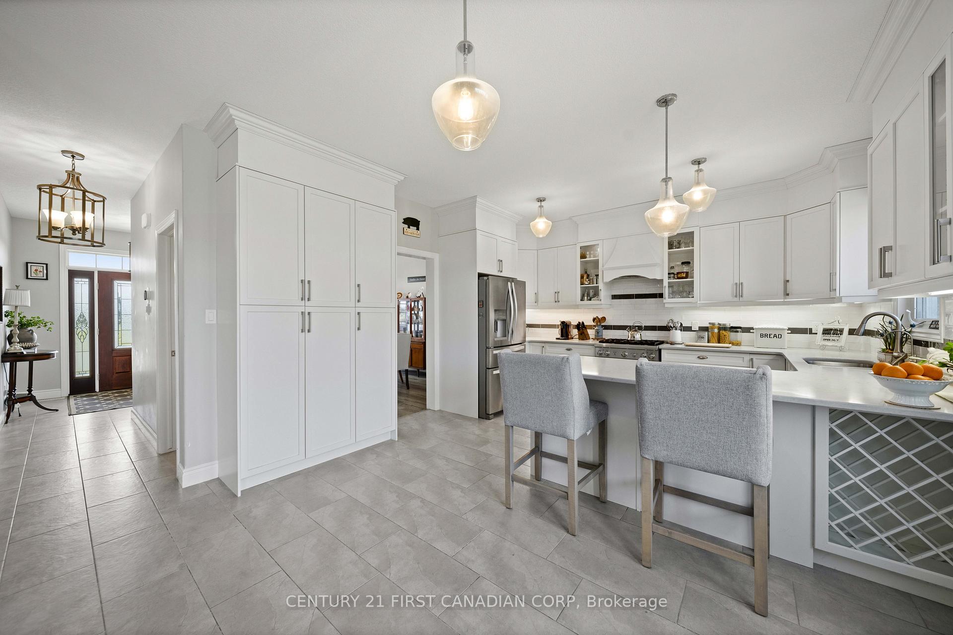 Photo 20 of 155 Spencer Avenue, Lucan Biddulph, Lucan — HOMEH
