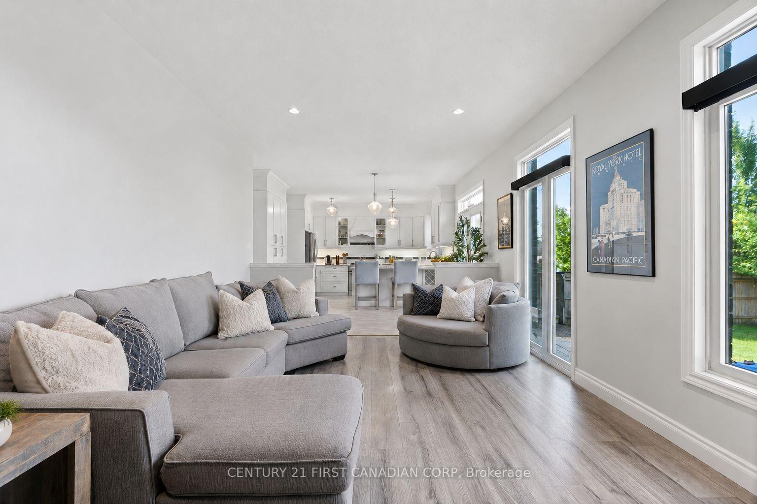Photo 25 of 155 Spencer Avenue, Lucan Biddulph, Lucan — HOMEH