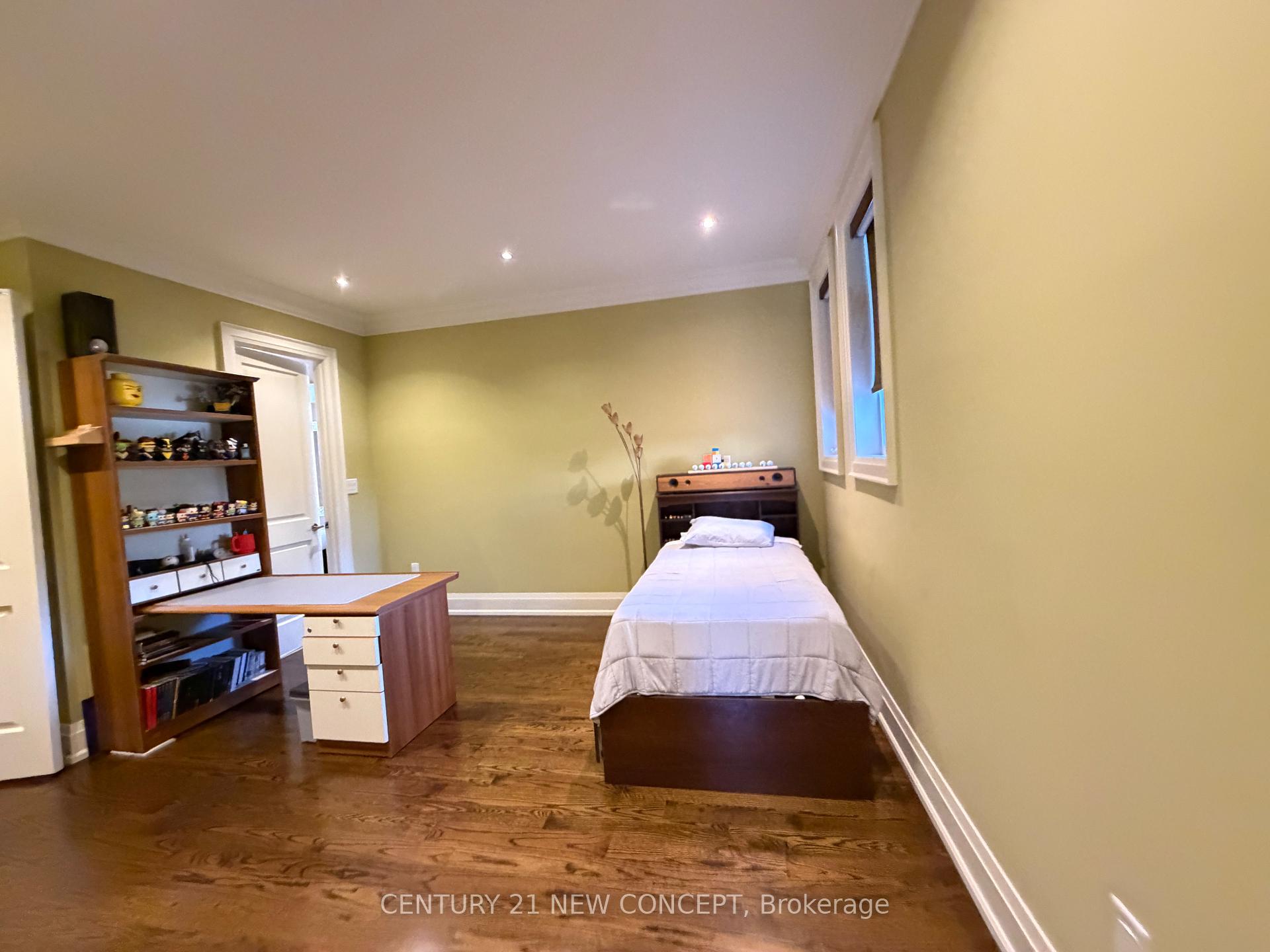 Photo 9 of 1 Lissom Crescent, North York, Newtonbrook West — HOMEH