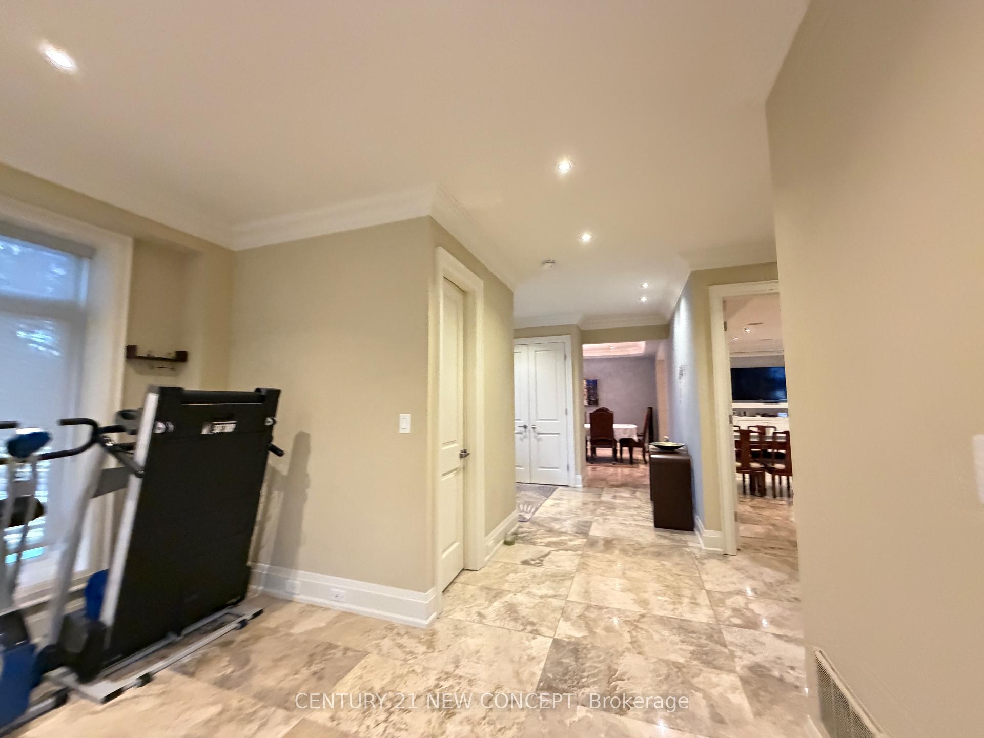 Photo 32 of 1 Lissom Crescent, North York, Newtonbrook West — HOMEH