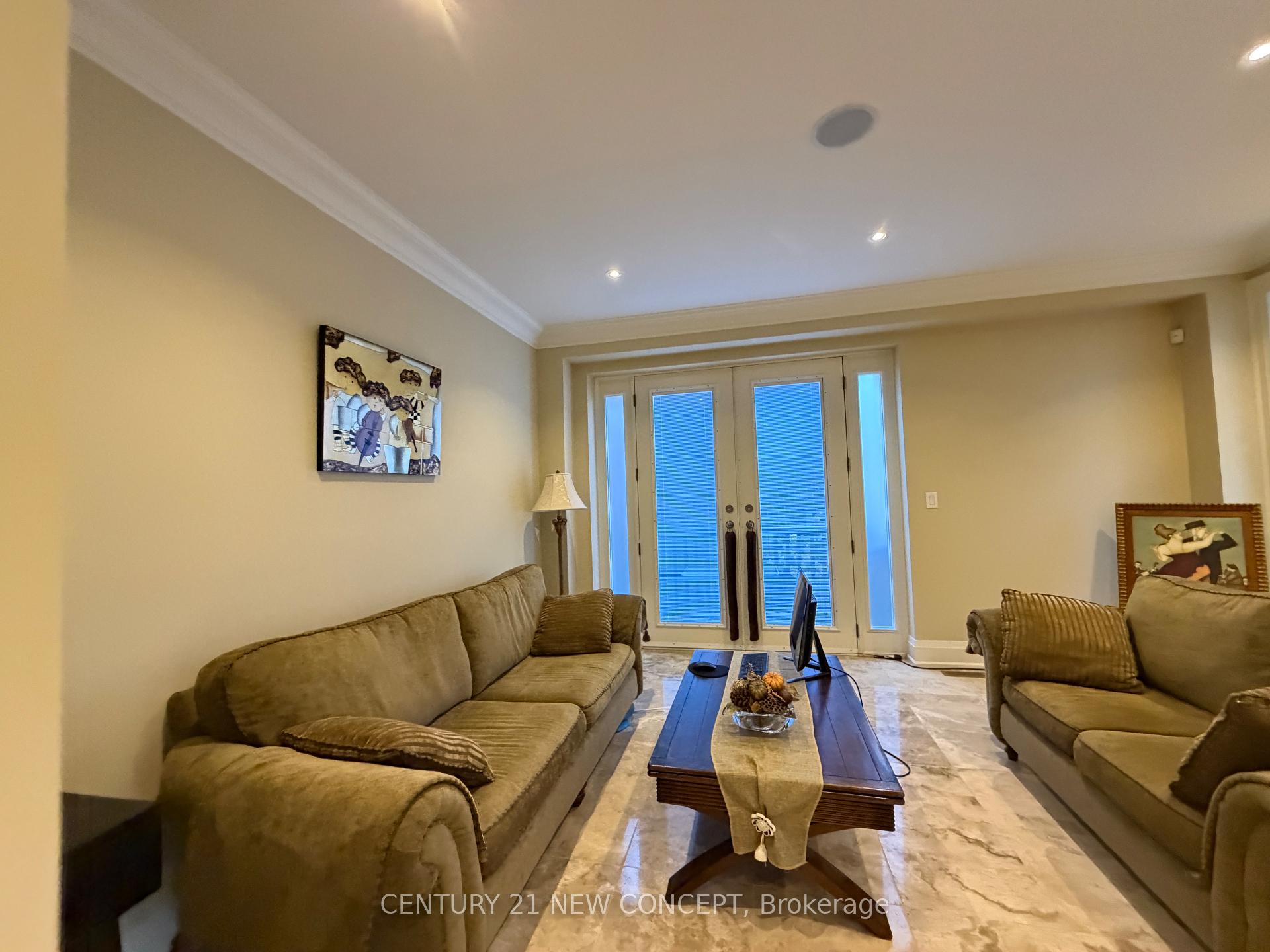 Photo 35 of 1 Lissom Crescent, North York, Newtonbrook West — HOMEH