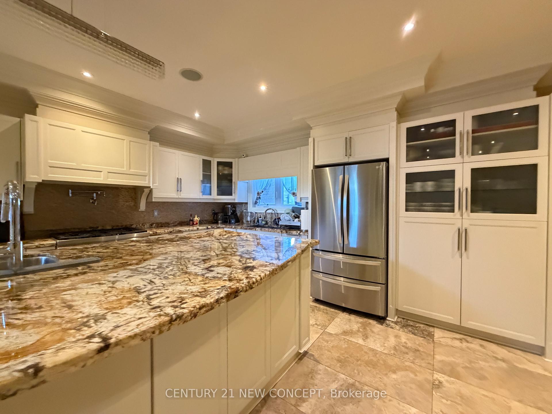Photo 37 of 1 Lissom Crescent, North York, Newtonbrook West — HOMEH