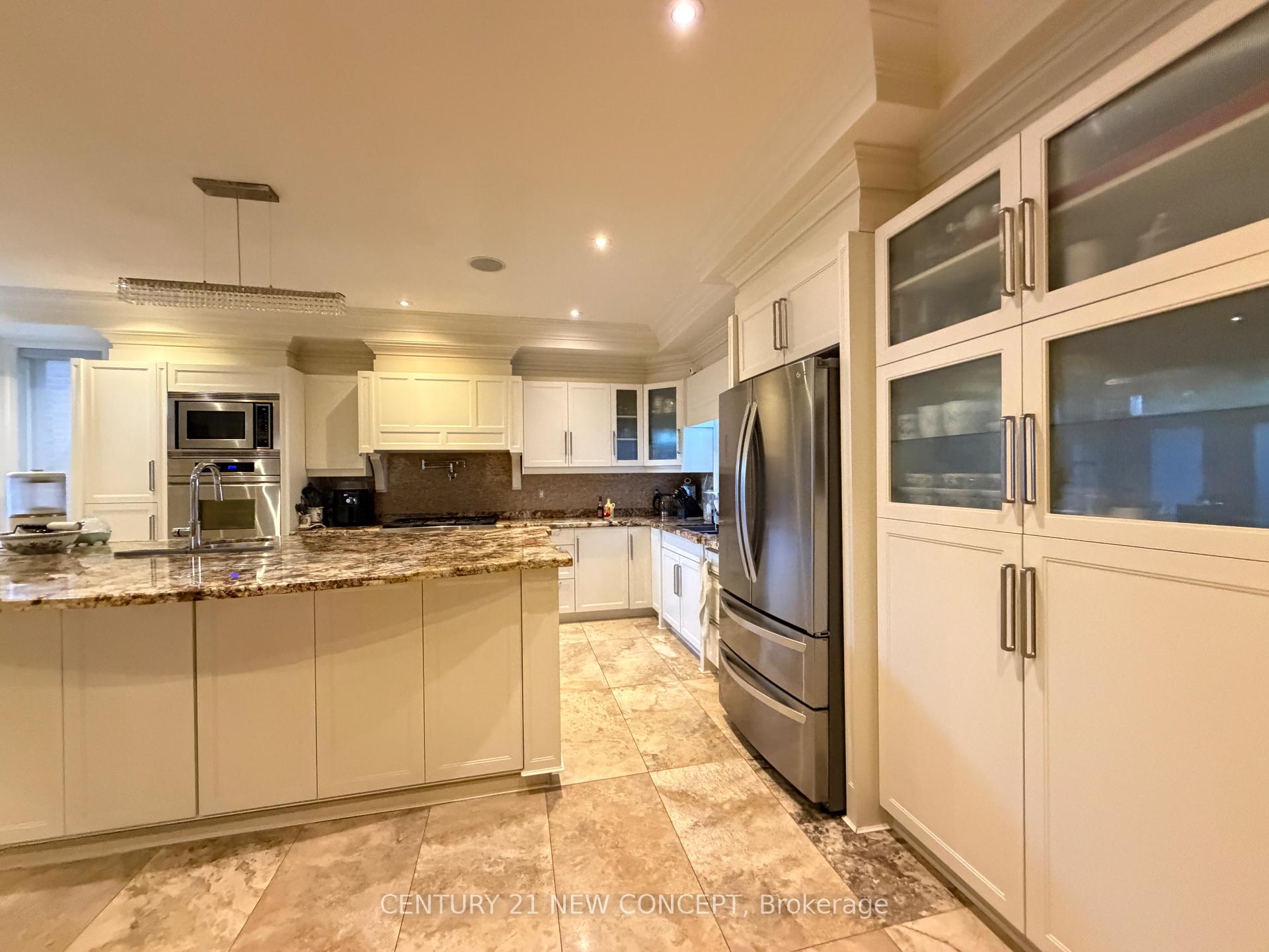 Photo 38 of 1 Lissom Crescent, North York, Newtonbrook West — HOMEH