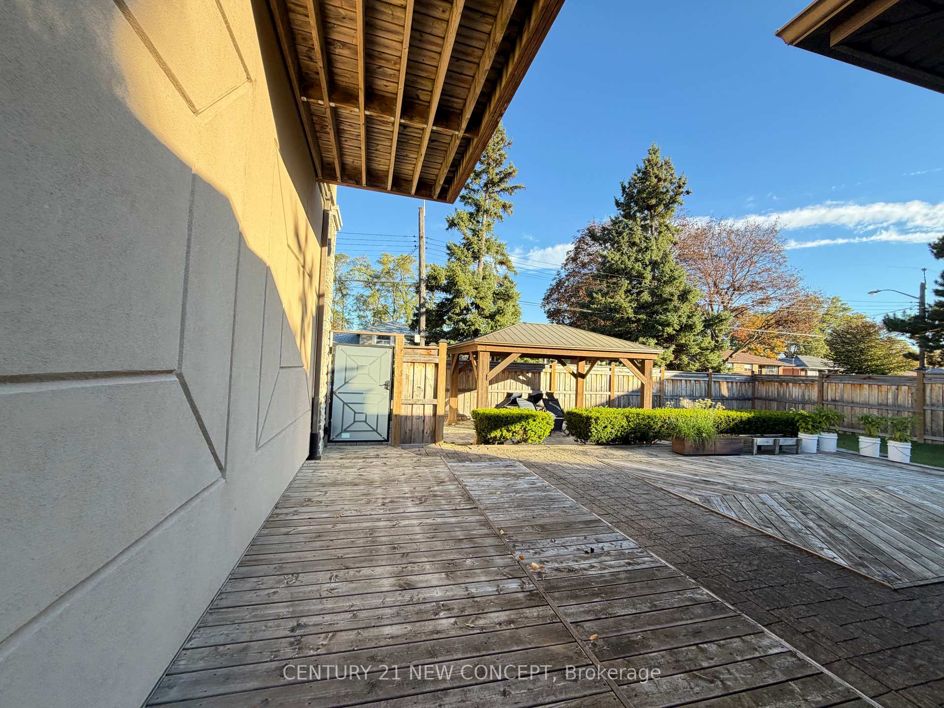 Photo 44 of 1 Lissom Crescent, North York, Newtonbrook West — HOMEH