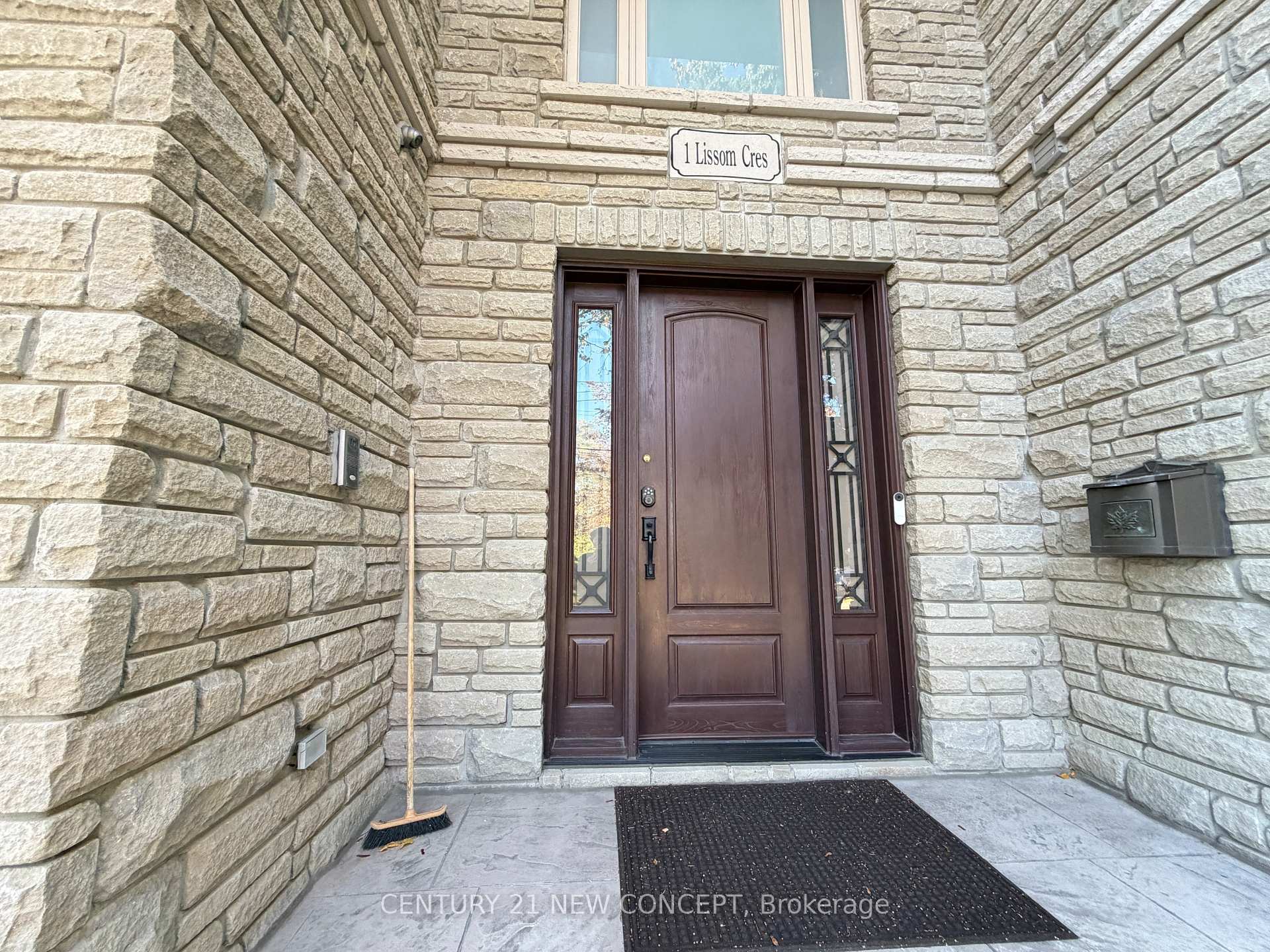 Photo 46 of 1 Lissom Crescent, North York, Newtonbrook West — HOMEH