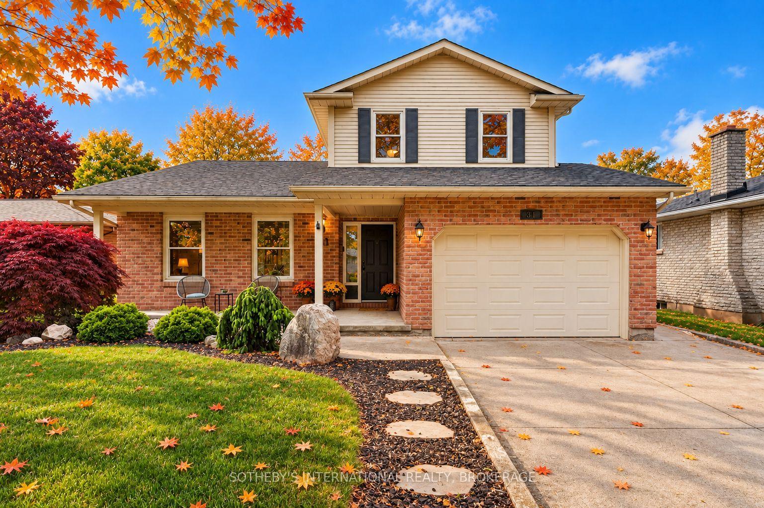 Photo 2 of 311 Main Street, St. Catharines, Port Dalhousie — HOMEH