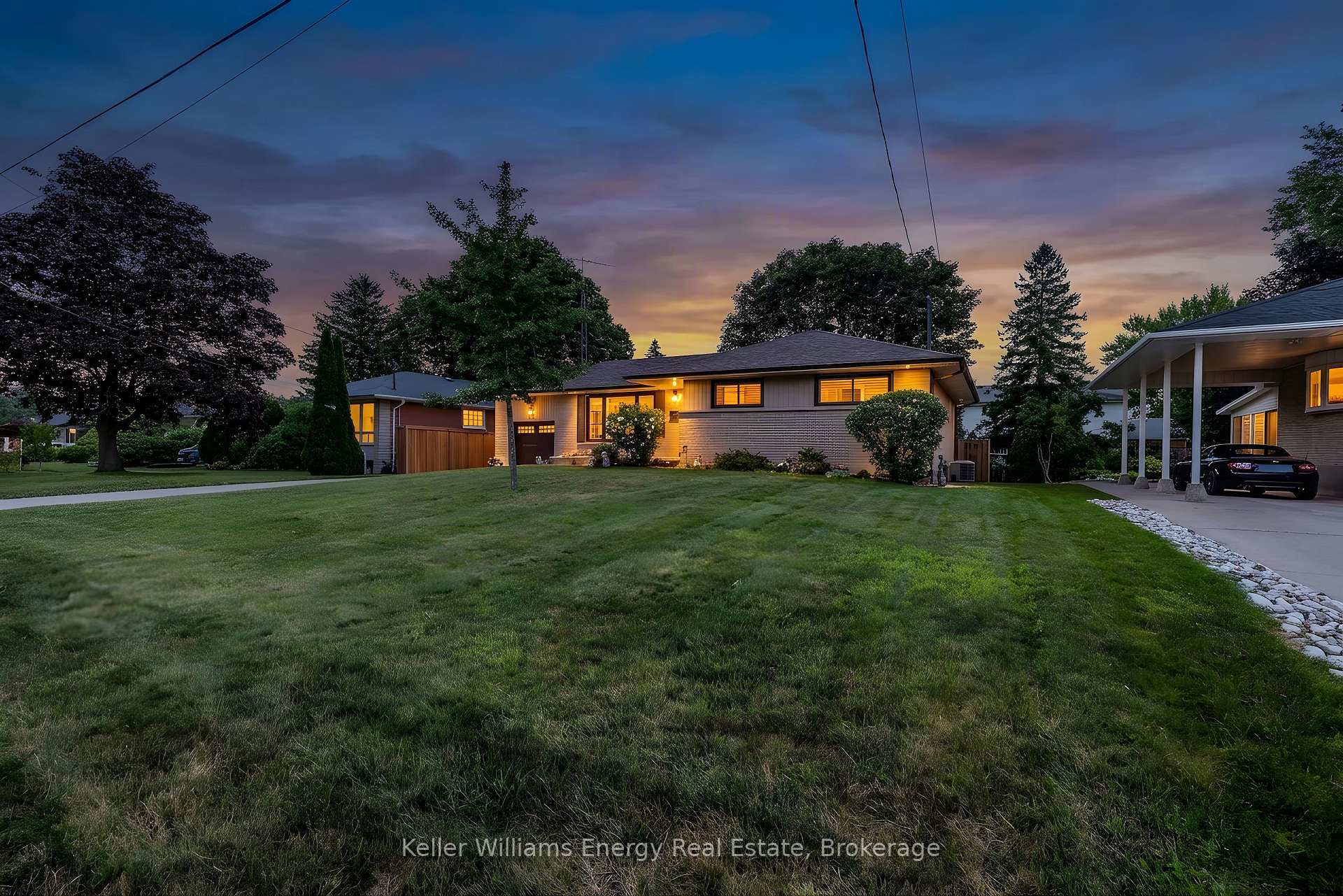 Photo 2 of 403 Rossmount Avenue, Oshawa, Northglen — HOMEH