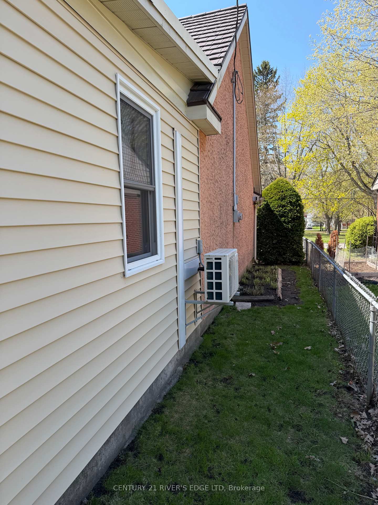 Photo 6 of 67 North Augusta Road, Brockville, Brockville — HOMEH