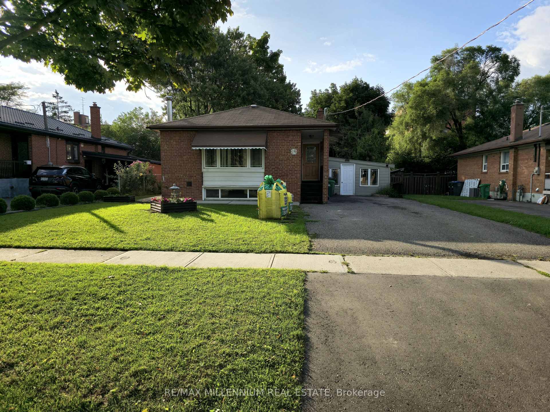 Photo 1 of Unit Basement, 14 Charles Street, Brampton, Queen Street Corridor — HOMEH