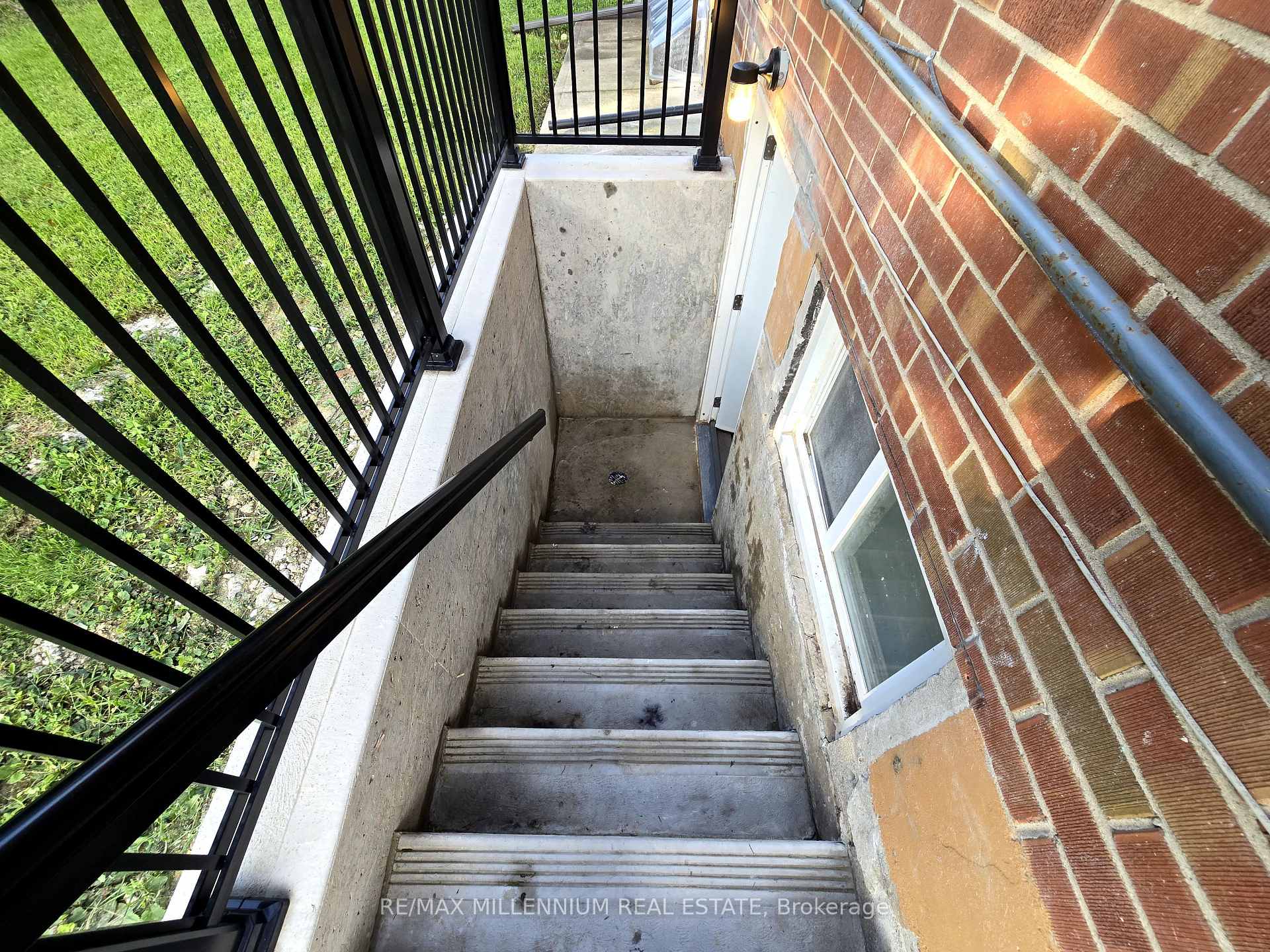 Photo 4 of Unit Basement, 14 Charles Street, Brampton, Queen Street Corridor — HOMEH
