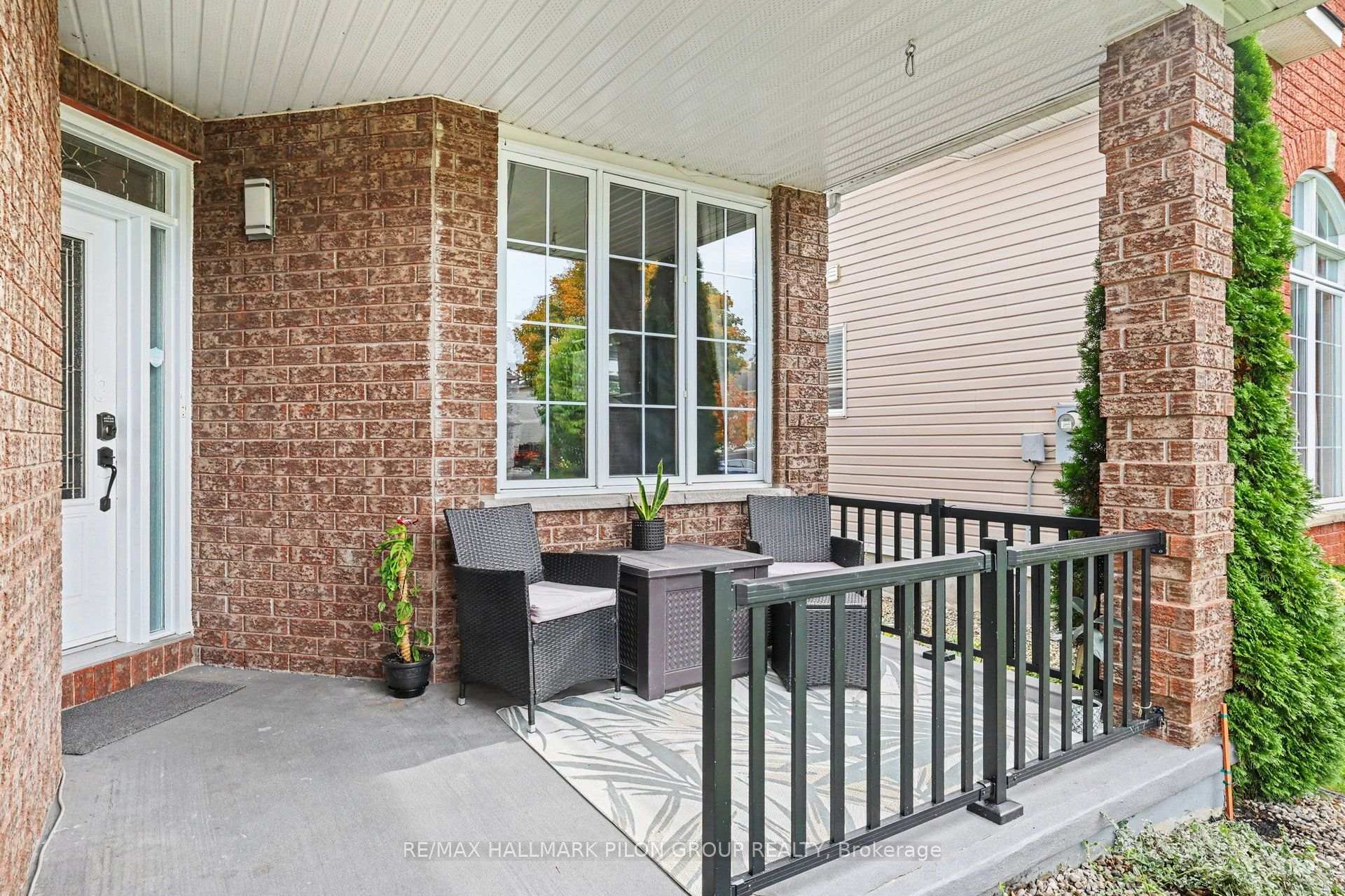 Photo 2 of 4377 Rainforest Drive, Ottawa, Riverside South/Gloucester Glen — HOMEH