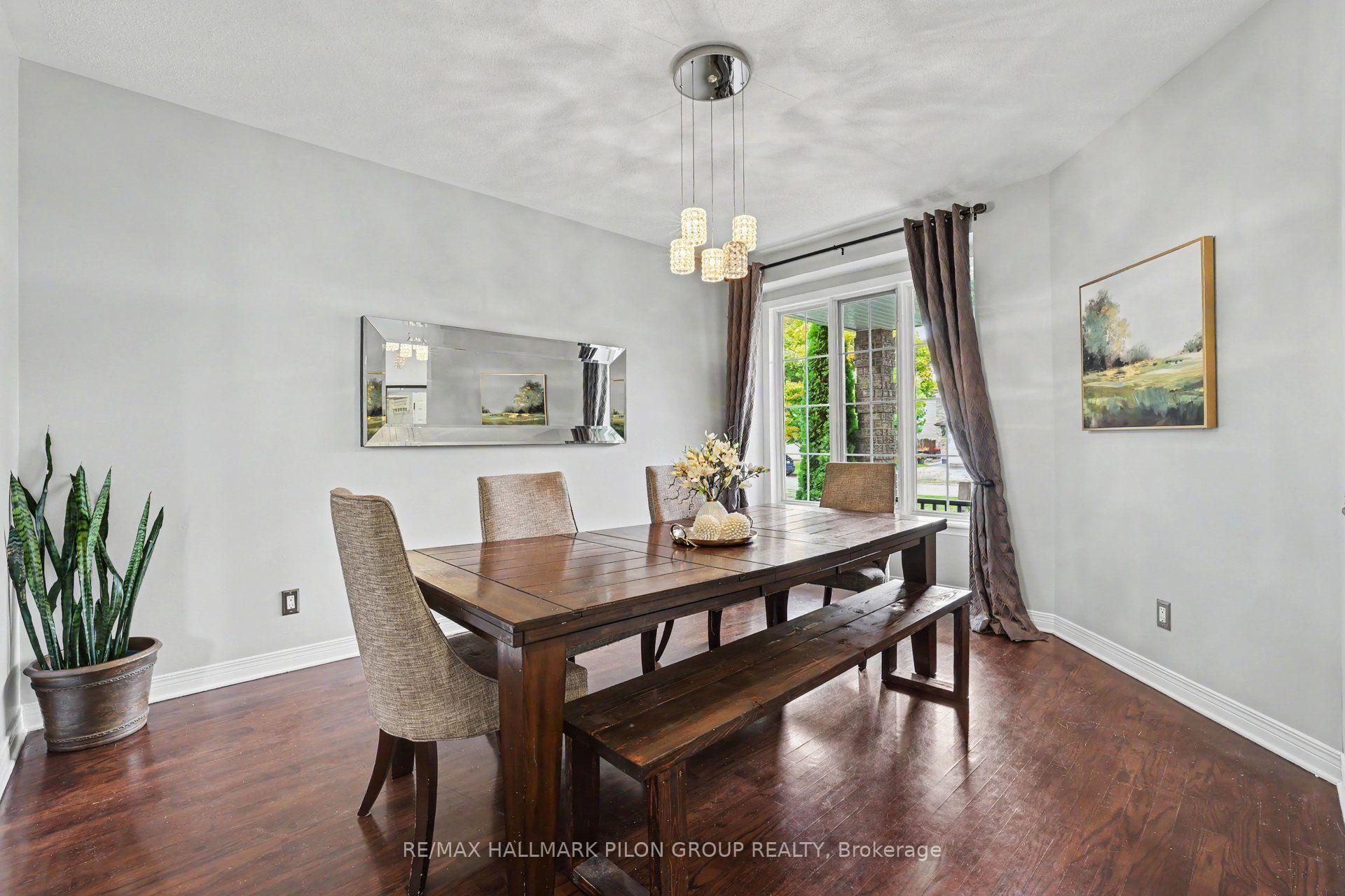 Photo 3 of 4377 Rainforest Drive, Ottawa, Riverside South/Gloucester Glen — HOMEH