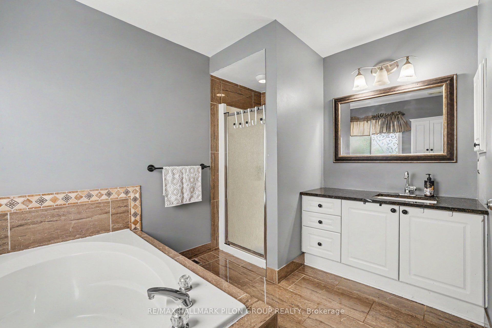 Photo 18 of 4377 Rainforest Drive, Ottawa, Riverside South/Gloucester Glen — HOMEH