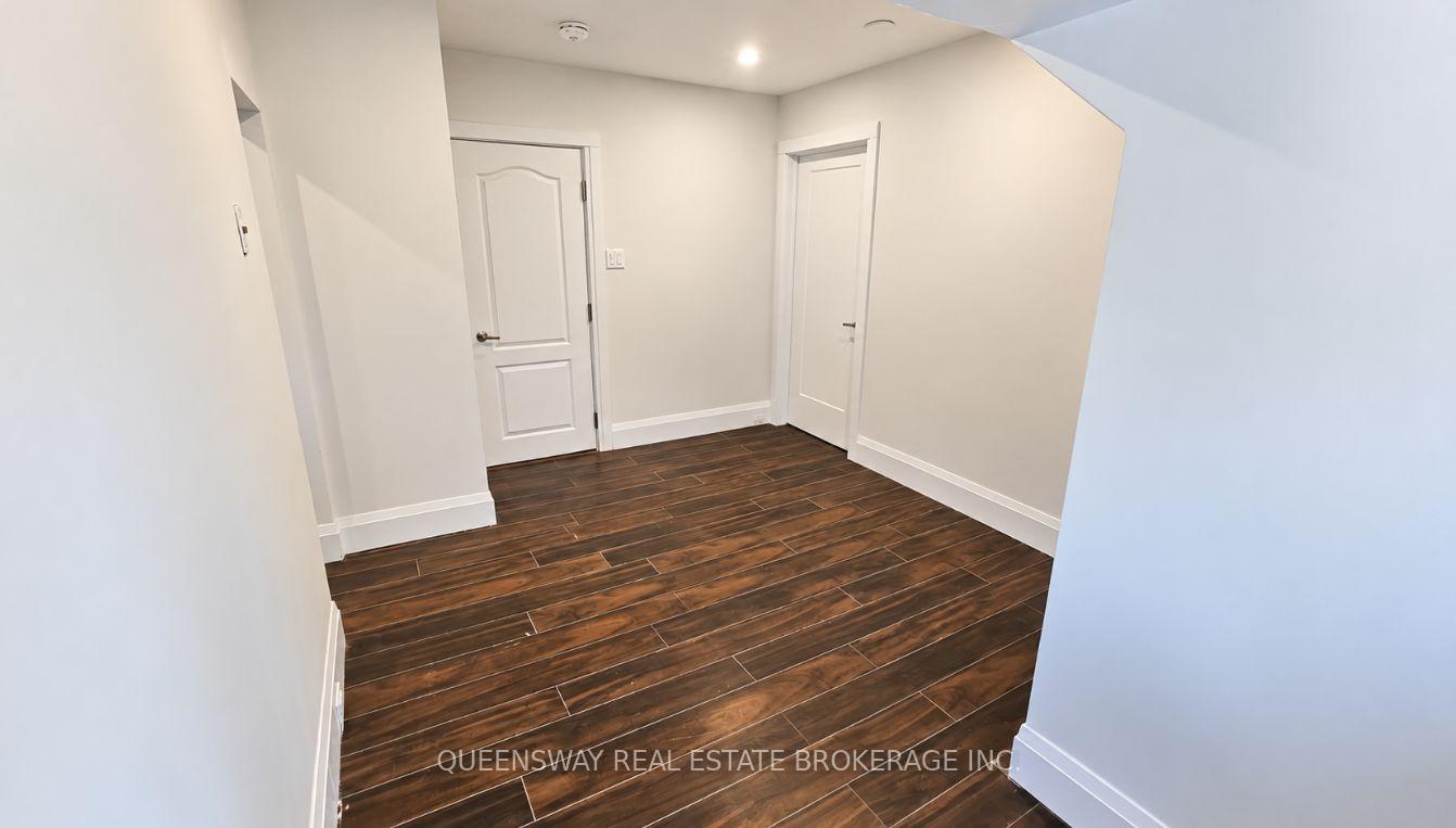 Photo 4 of Unit 3, 73 Mary Street, Barrie, City Centre — HOMEH