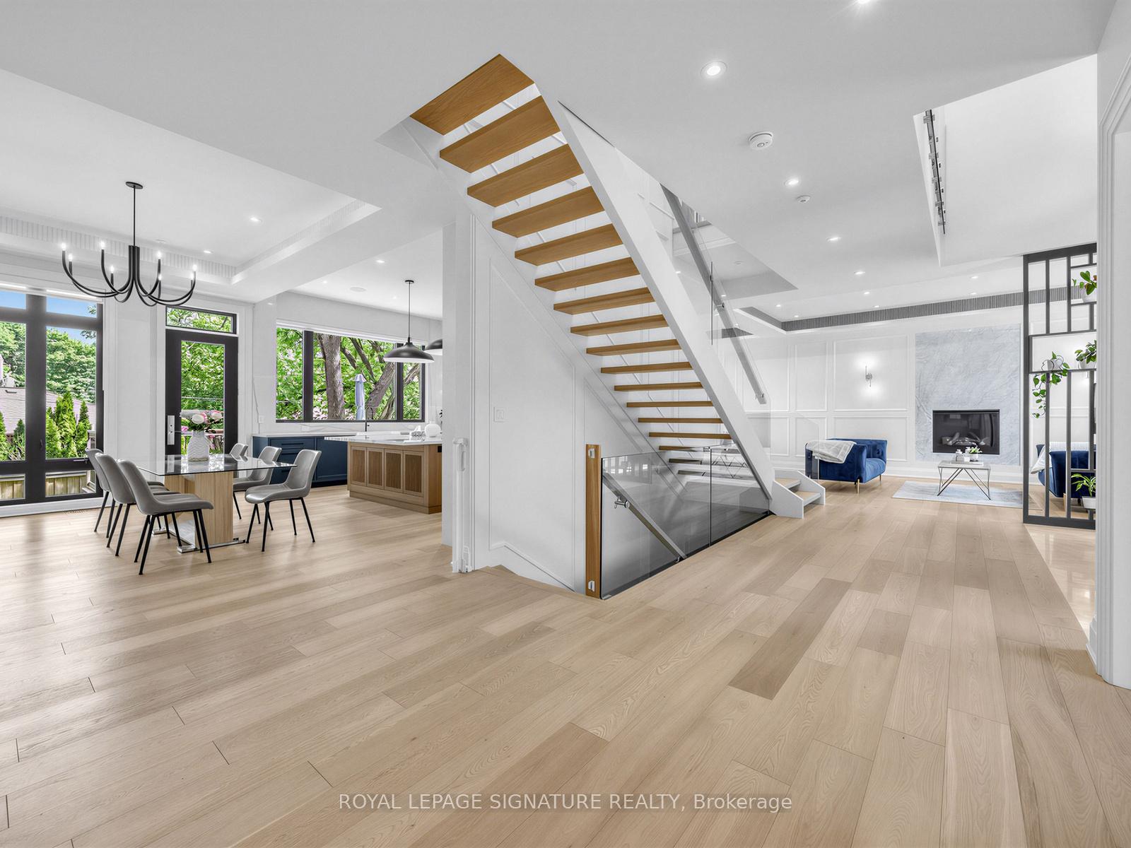 Photo 2 of 73 Starlight Crescent, Richmond Hill, Mill Pond — HOMEH