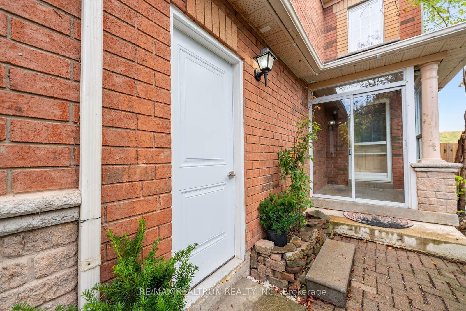 Photo 2 of Unit Lower, 10 Hesketh Court, Caledon, Rural Caledon — HOMEH