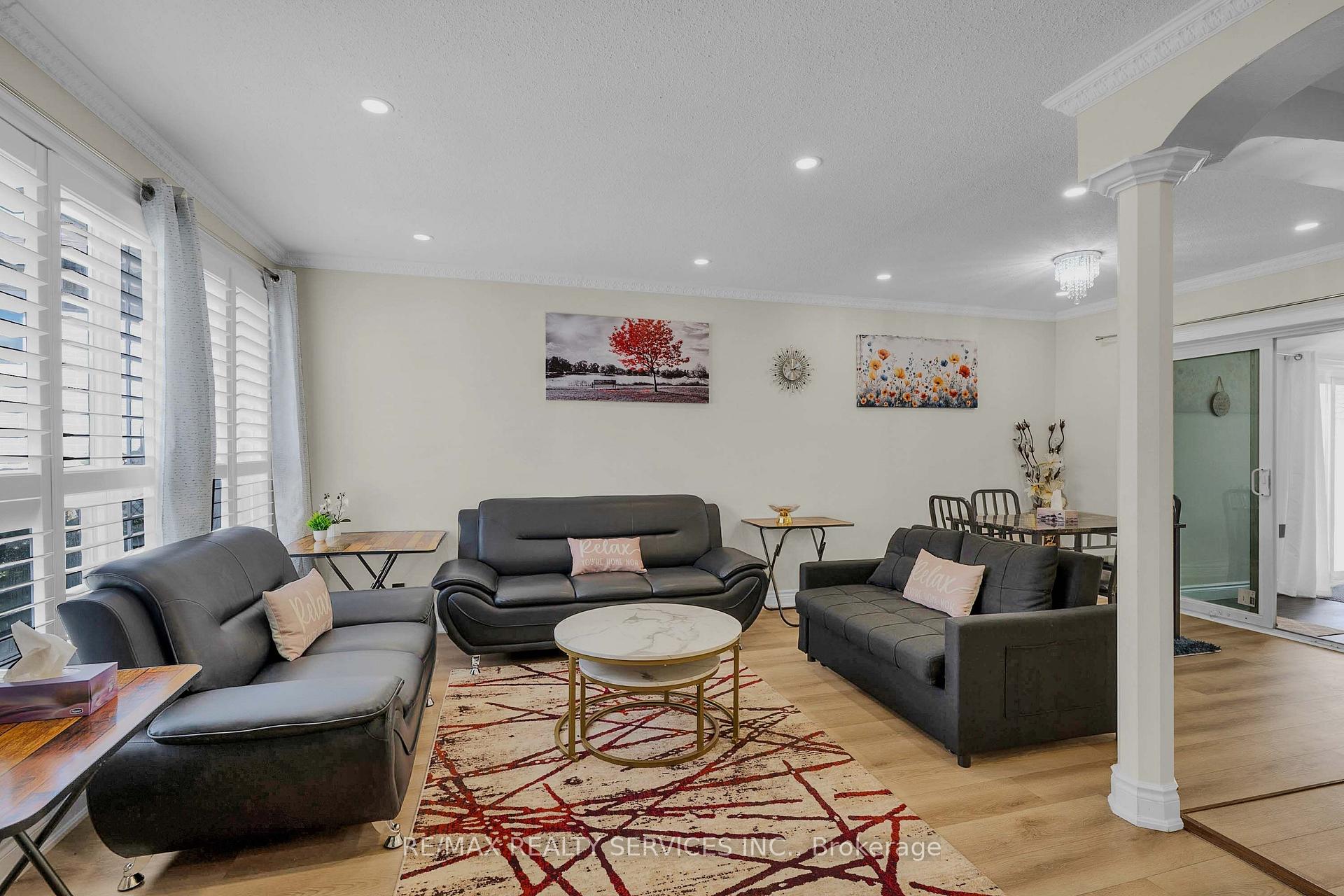 Photo 6 of 17 Avening Drive, Etobicoke, West Humber-Clairville — HOMEH