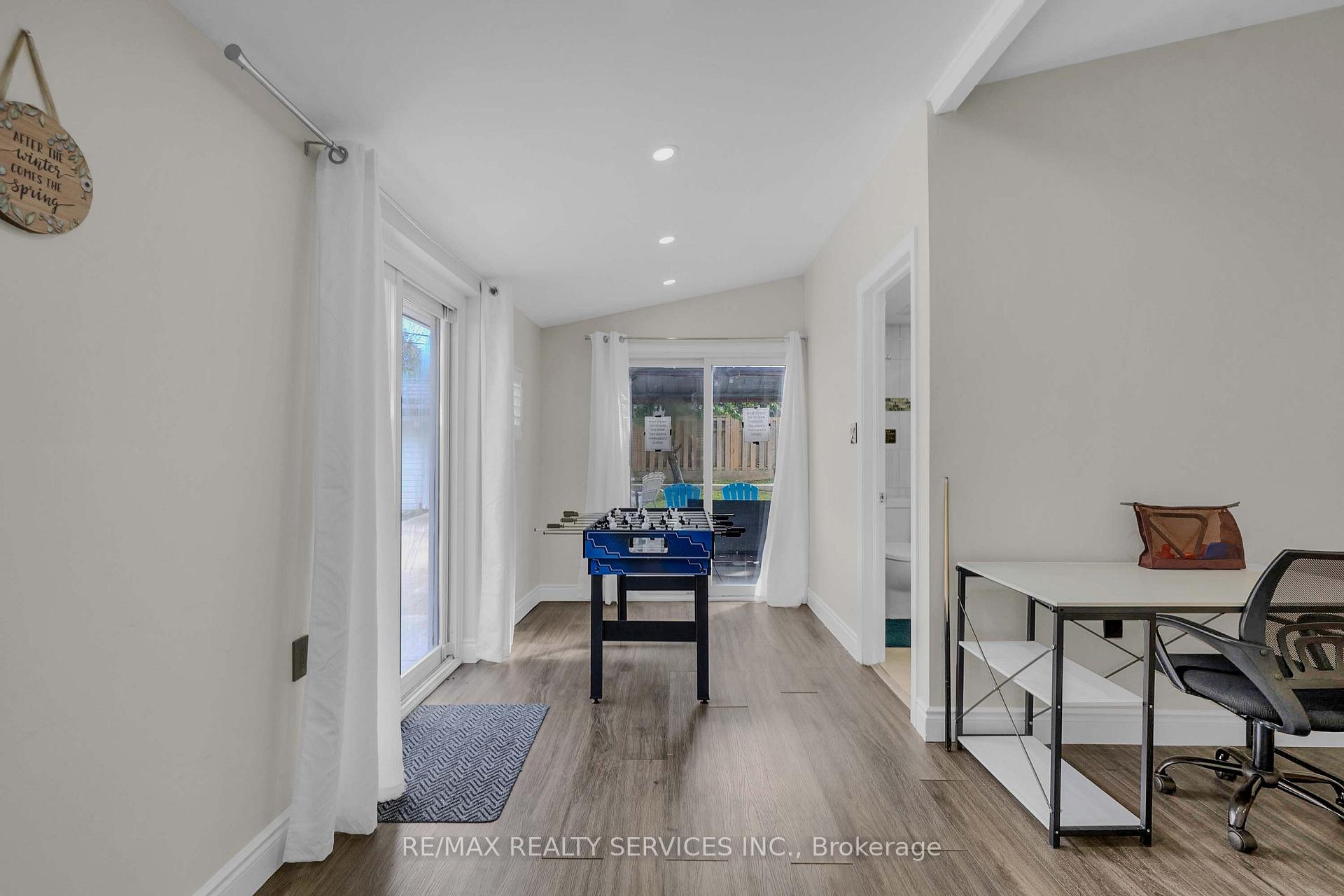 Photo 13 of 17 Avening Drive, Etobicoke, West Humber-Clairville — HOMEH