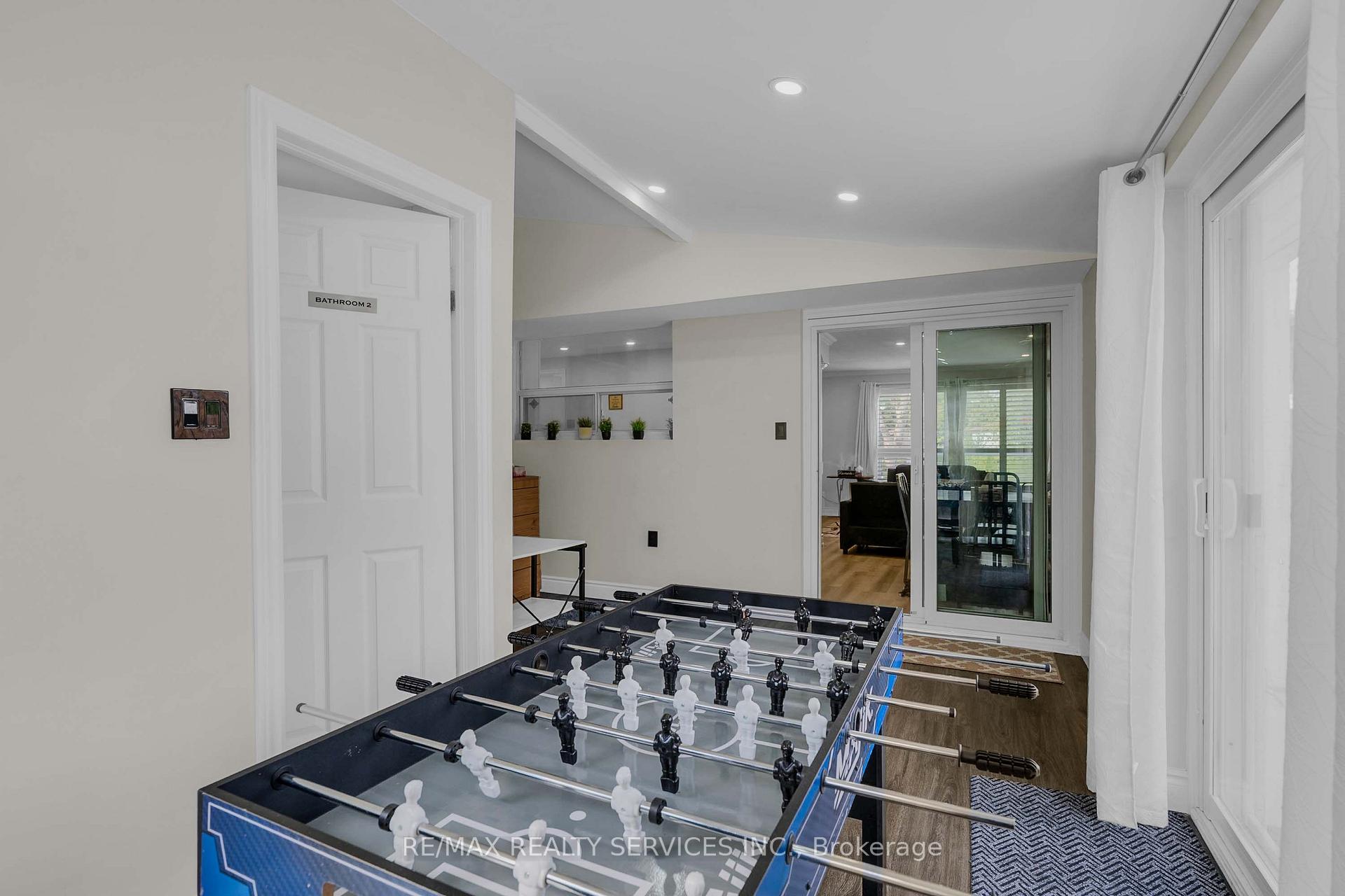 Photo 14 of 17 Avening Drive, Etobicoke, West Humber-Clairville — HOMEH