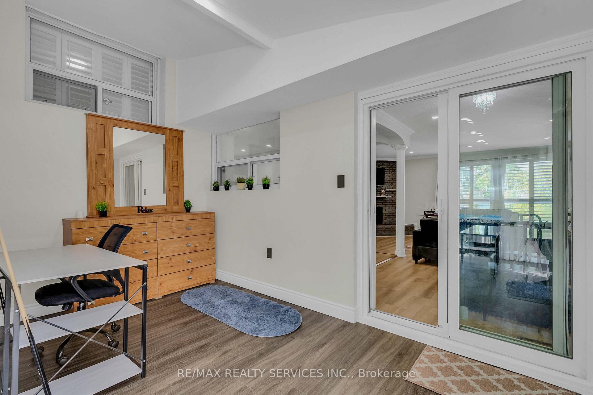 Photo 15 of 17 Avening Drive, Etobicoke, West Humber-Clairville — HOMEH