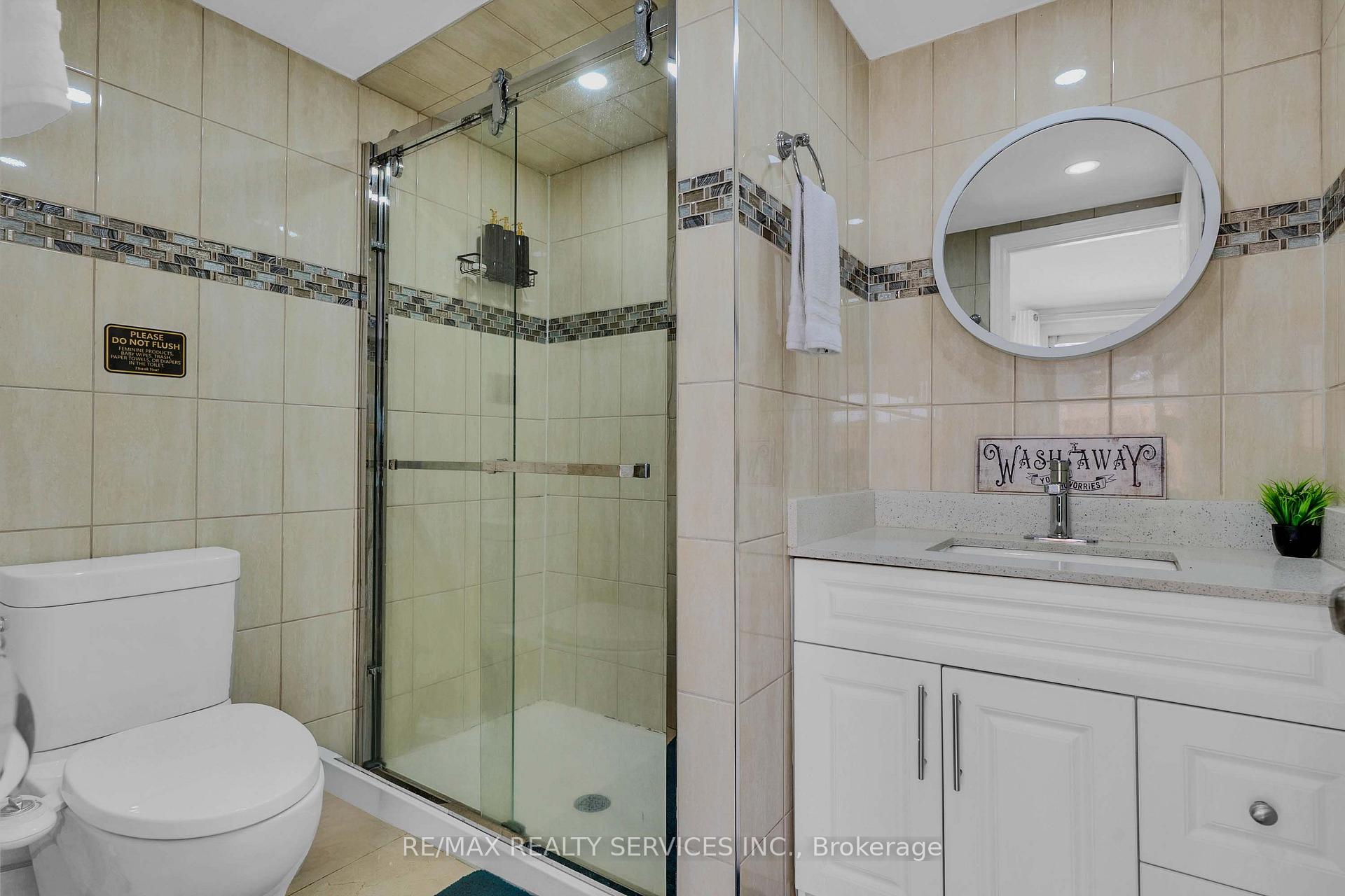 Photo 16 of 17 Avening Drive, Etobicoke, West Humber-Clairville — HOMEH