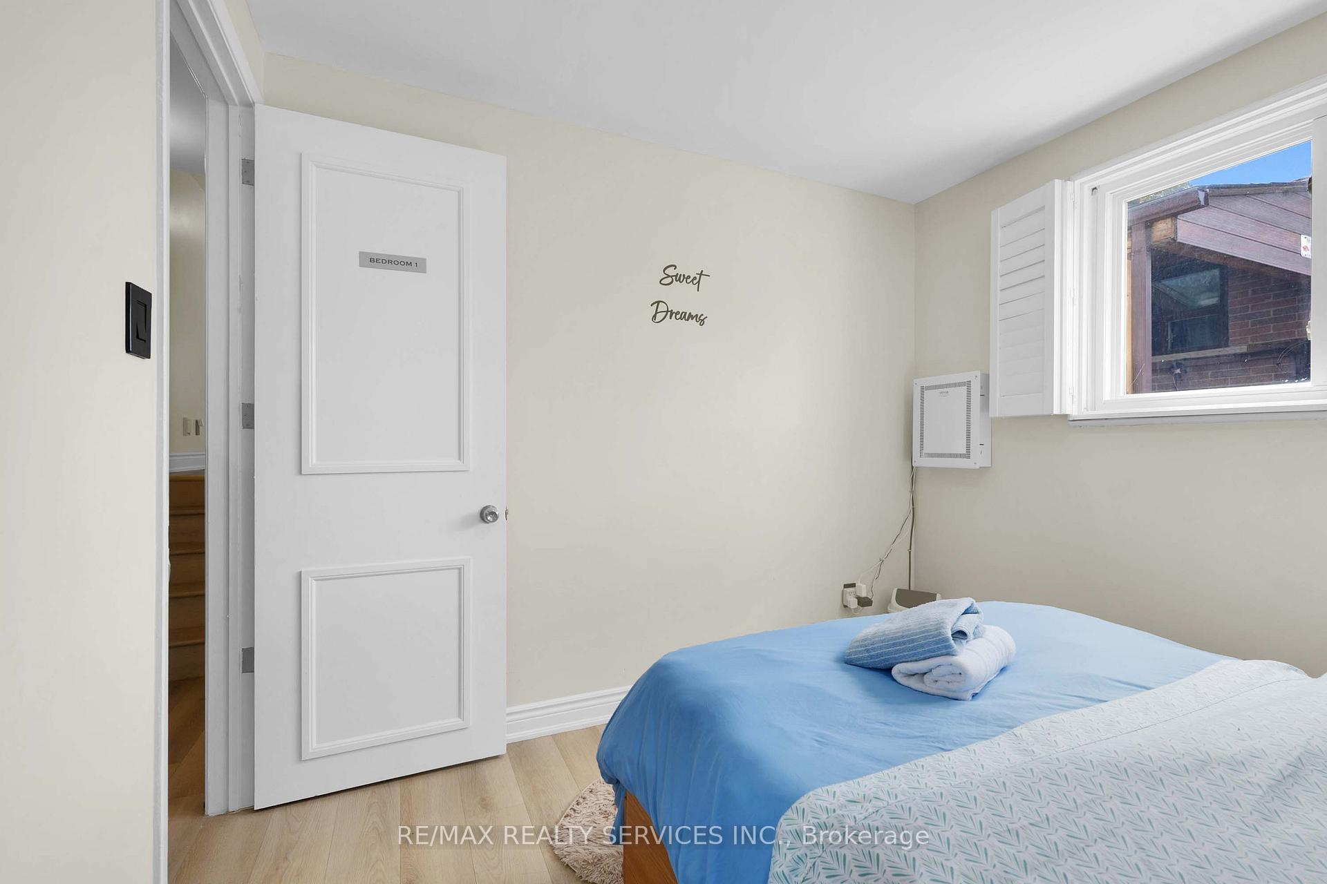 Photo 20 of 17 Avening Drive, Etobicoke, West Humber-Clairville — HOMEH