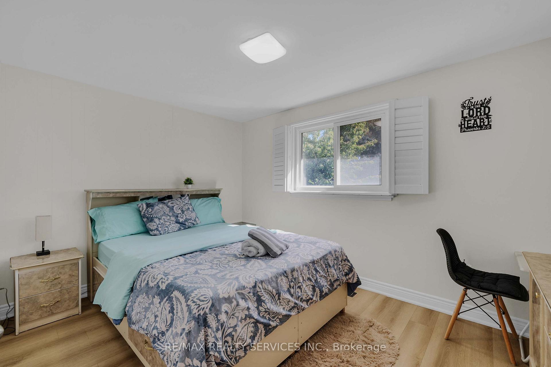 Photo 23 of 17 Avening Drive, Etobicoke, West Humber-Clairville — HOMEH
