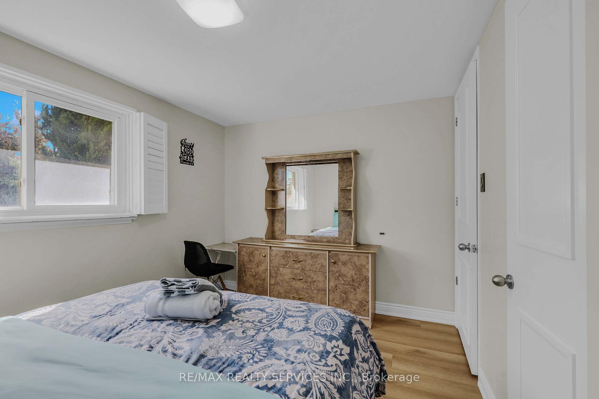 Photo 24 of 17 Avening Drive, Etobicoke, West Humber-Clairville — HOMEH