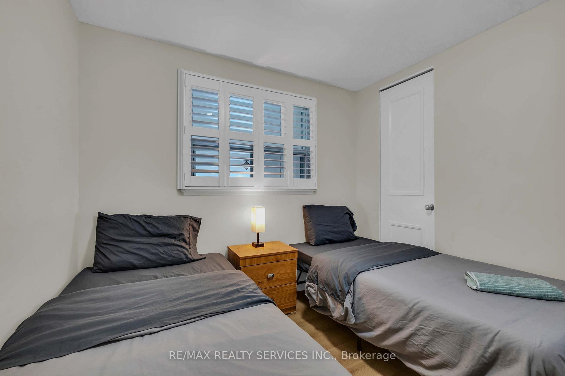 Photo 26 of 17 Avening Drive, Etobicoke, West Humber-Clairville — HOMEH