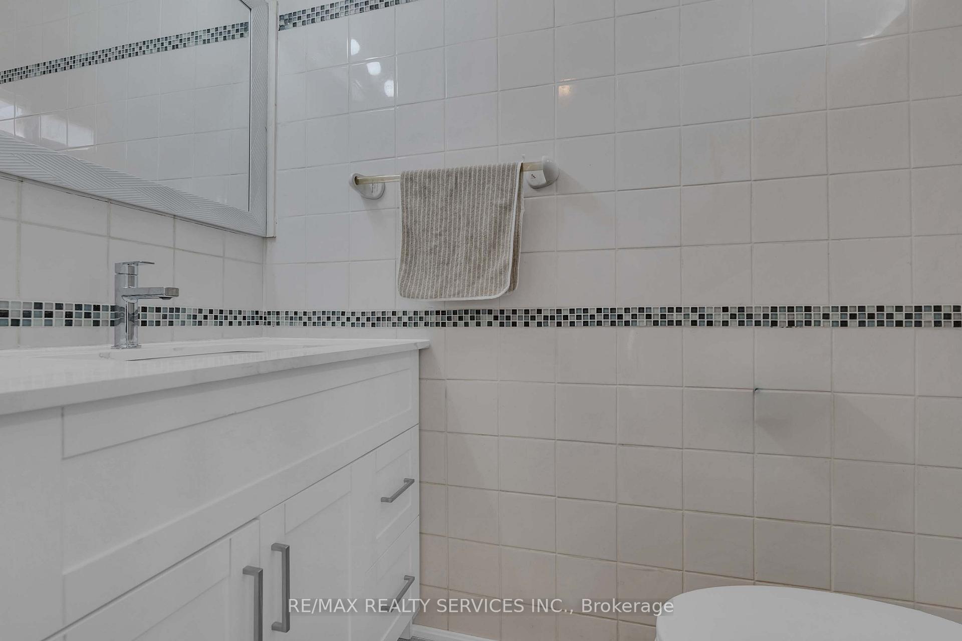 Photo 30 of 17 Avening Drive, Etobicoke, West Humber-Clairville — HOMEH