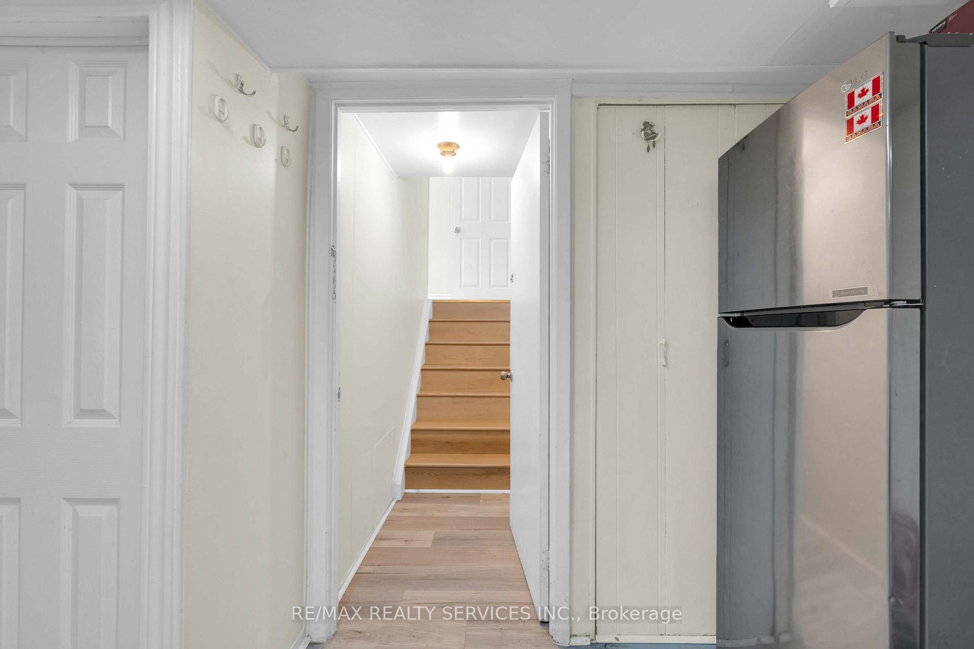Photo 31 of 17 Avening Drive, Etobicoke, West Humber-Clairville — HOMEH